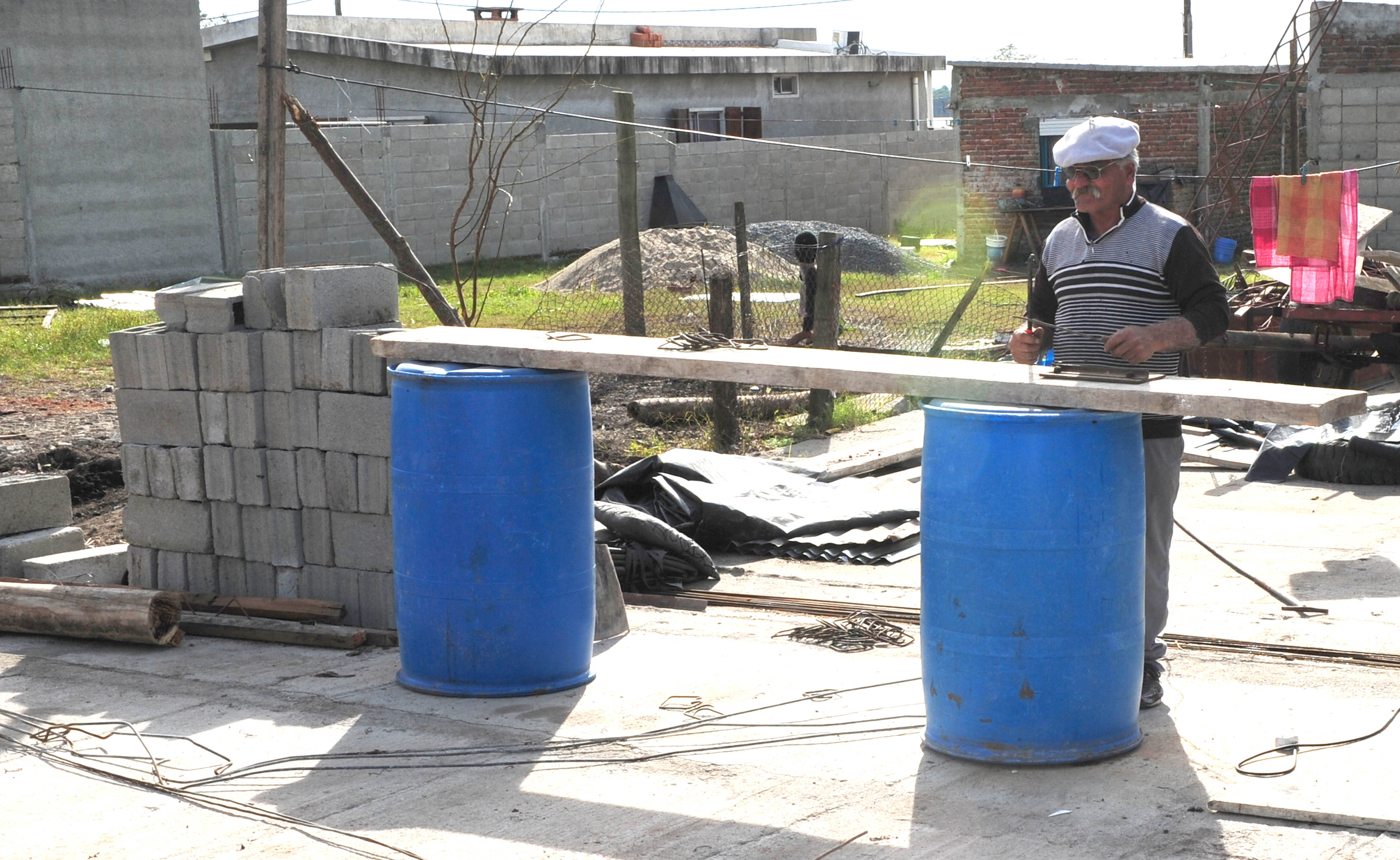 Vecino trabajando