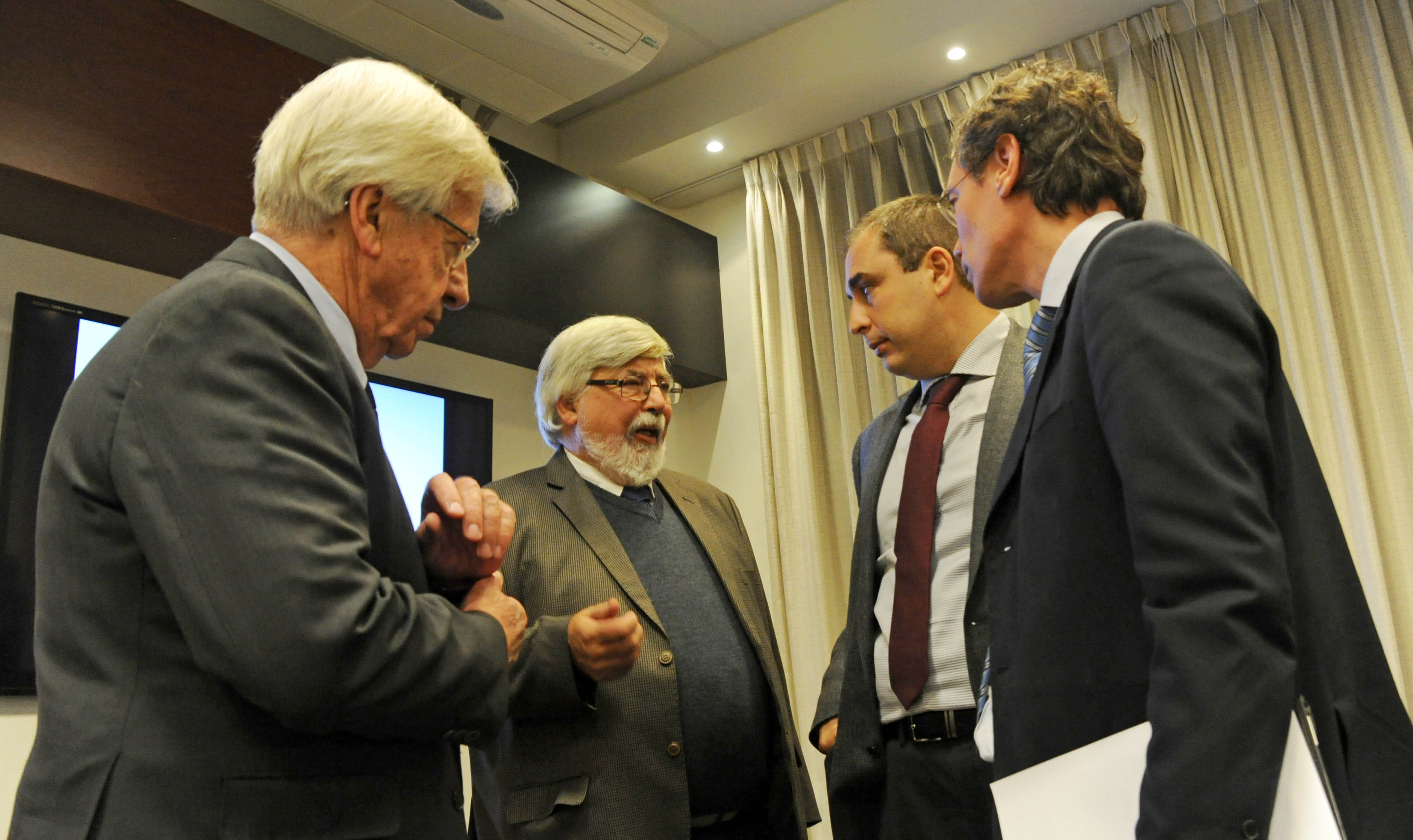 Equipo económico junto al ministro del Interior