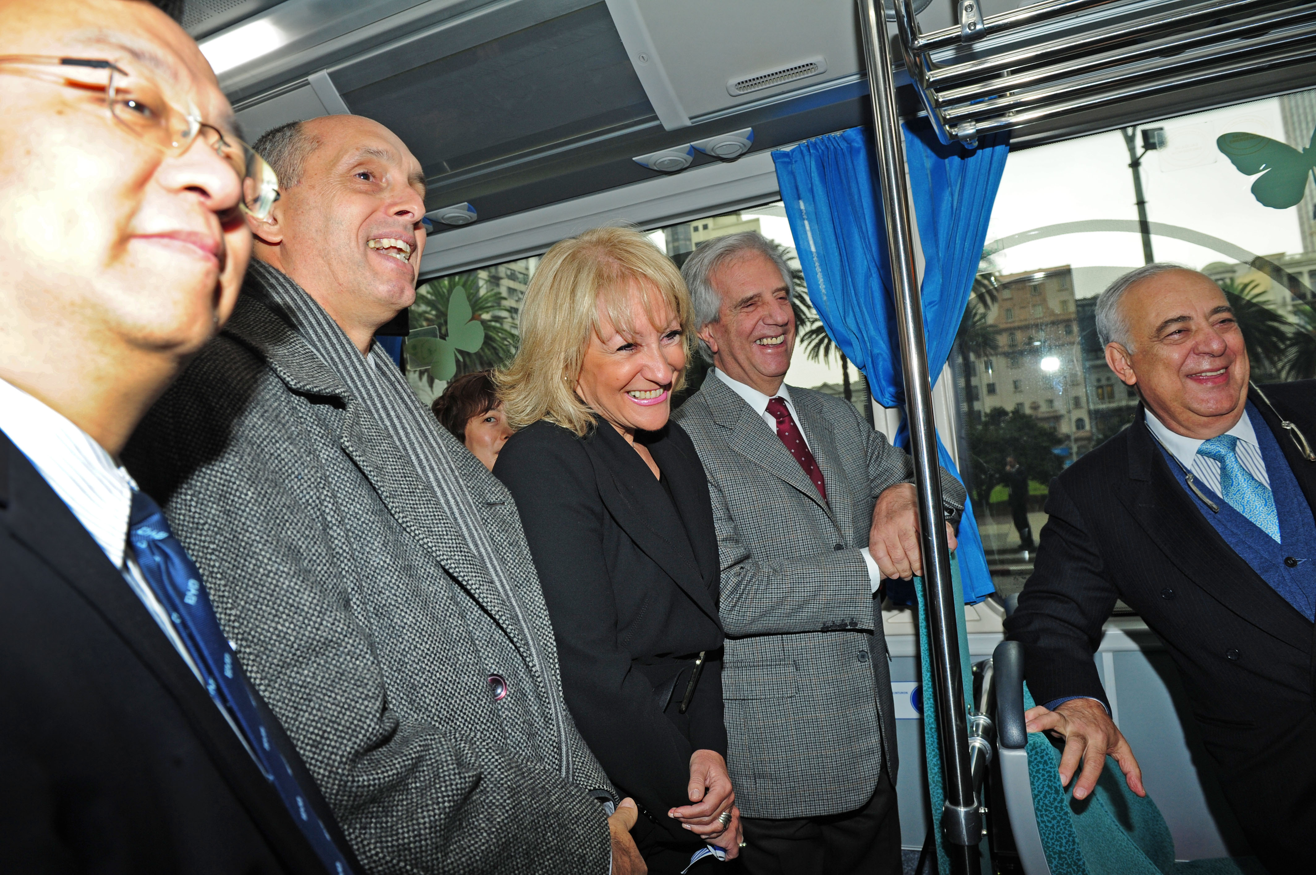 Inauguración del primer ómnibus eléctrico