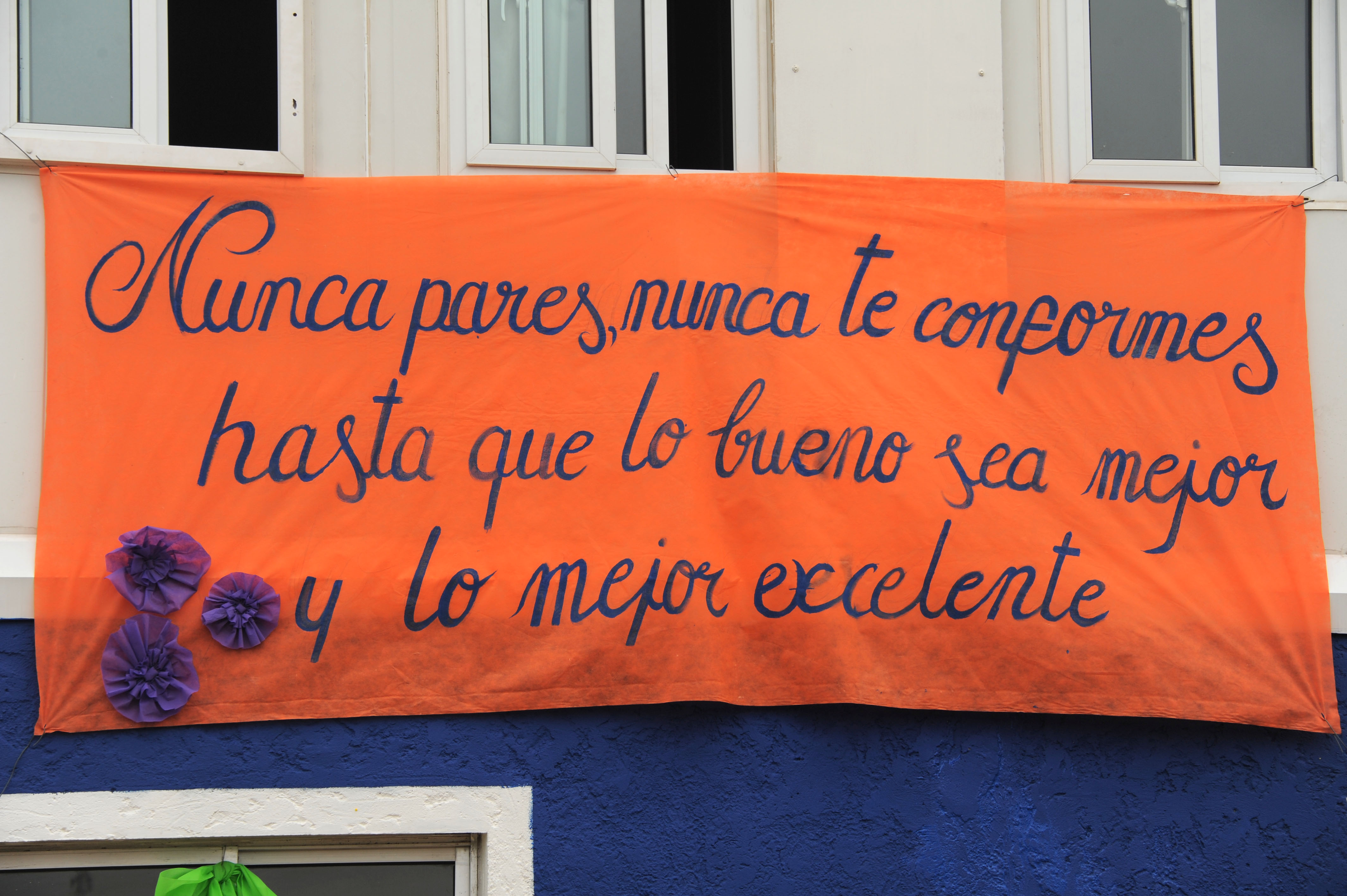 Cartel confeccionado por vecinos