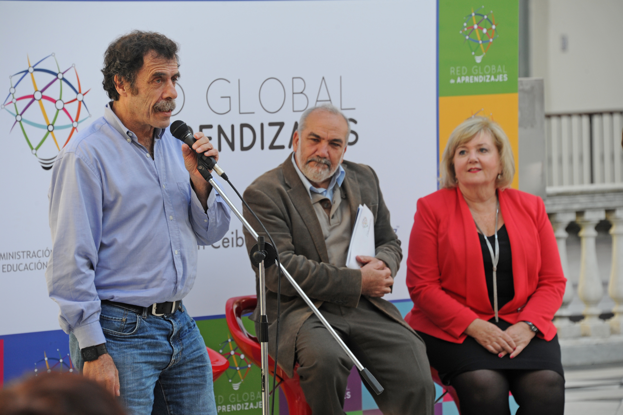 Presidente de Plan Ceibal, Miguel Brechner, haciendo uso de la palabra