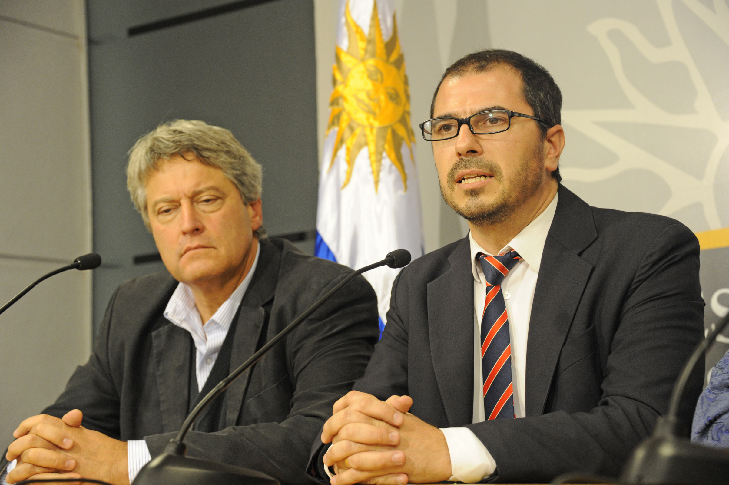Prosecretario de Presidencia, Juan Andrés Roballo, haciendo uso de la palabra durante la conferencia de prensa