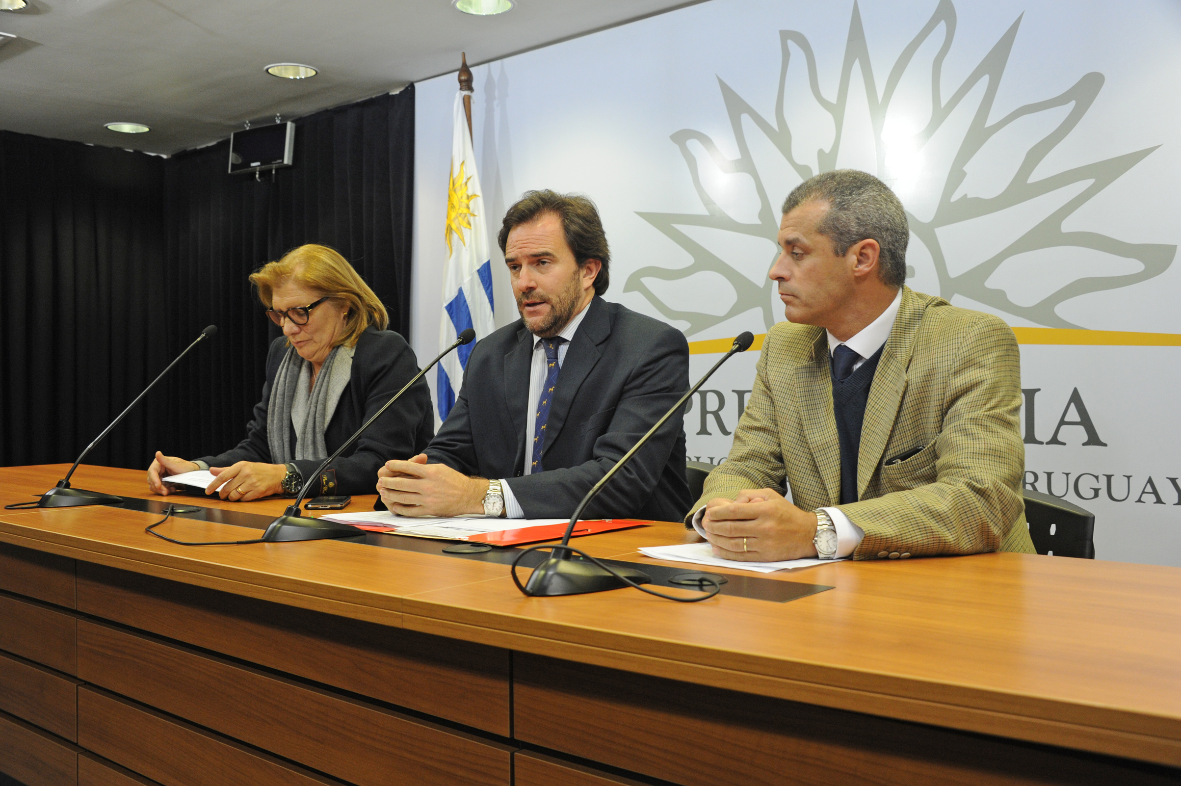 Consuelo Pérez, Germán Cardozo y José Garchitorena, en representación del Partido Colorado