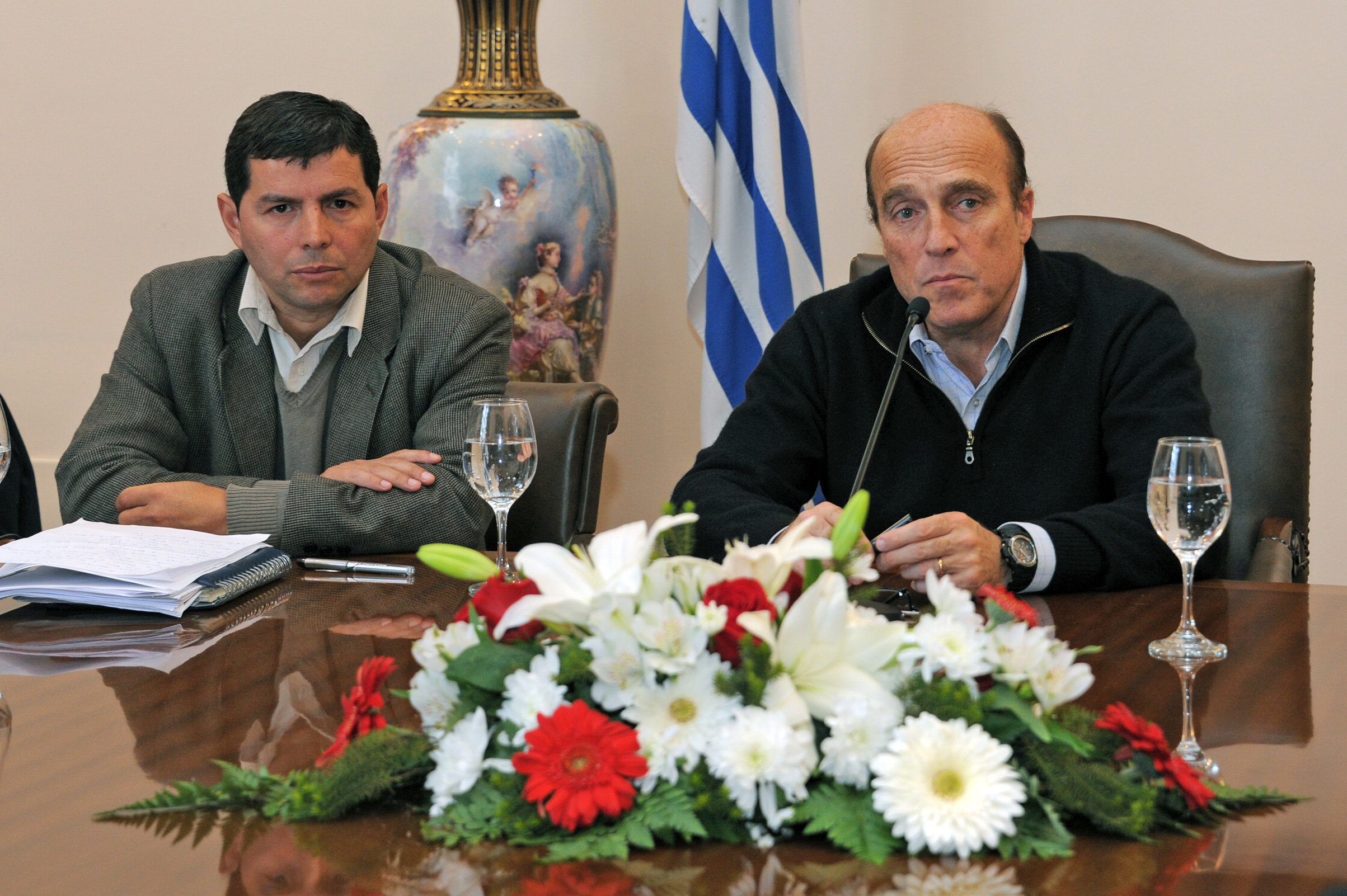 Intendente de Montevideo, Daniel Martínez, dirigiéndose a los presentes