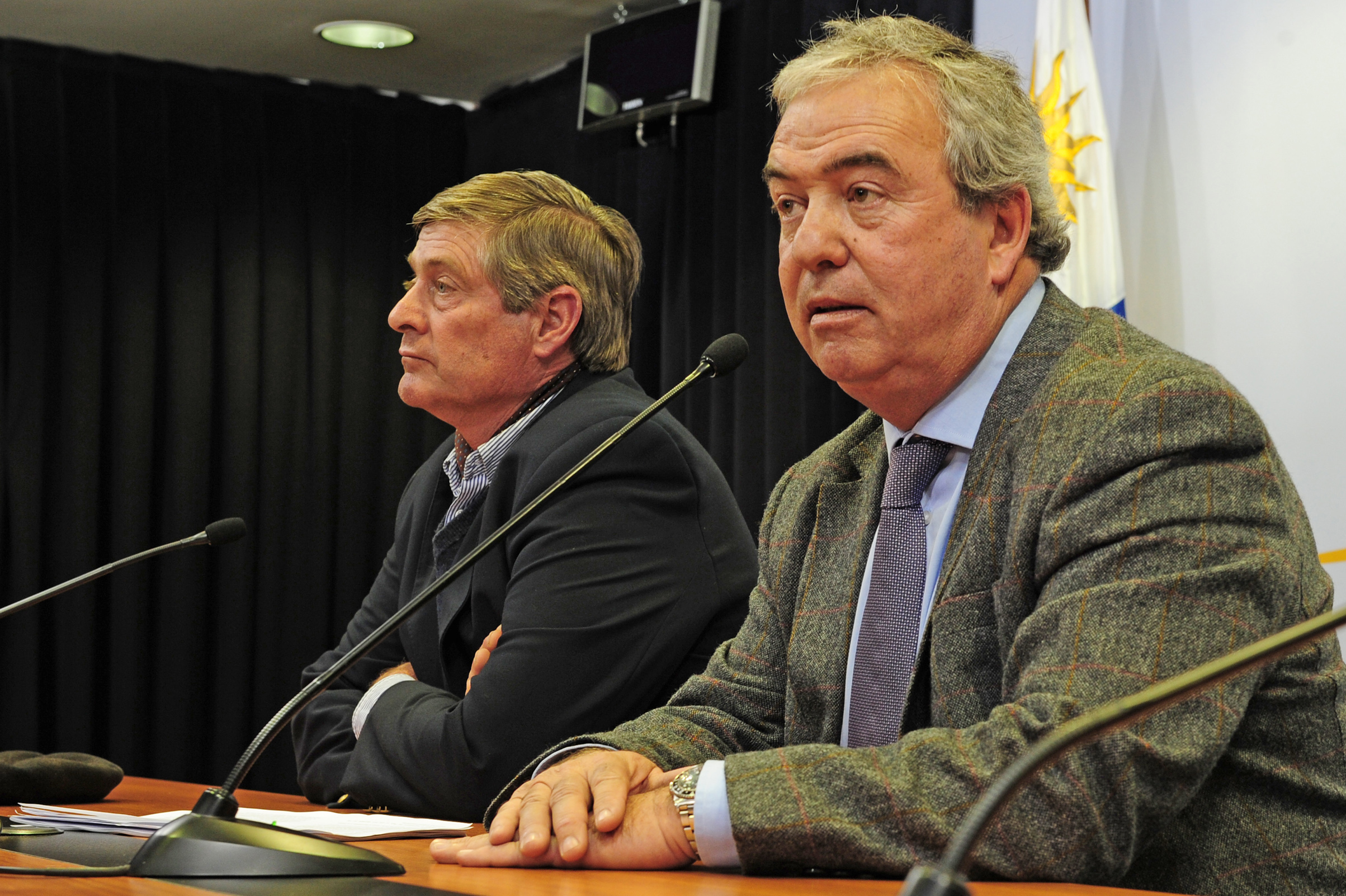 Guillermo Besozzi junto a Luis Alberto Heber, en representación del Partido Nacional