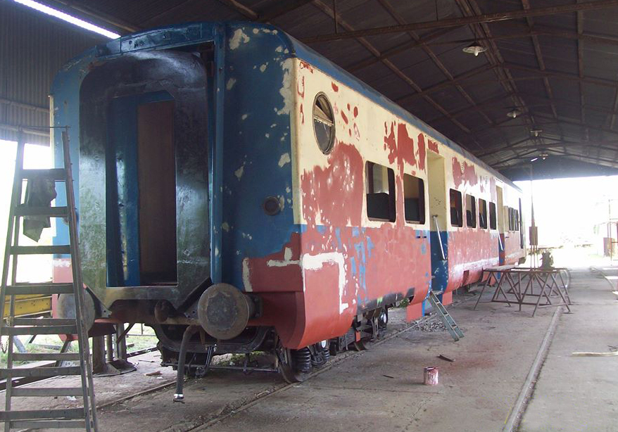 Vagones de AFE antes de la restauración