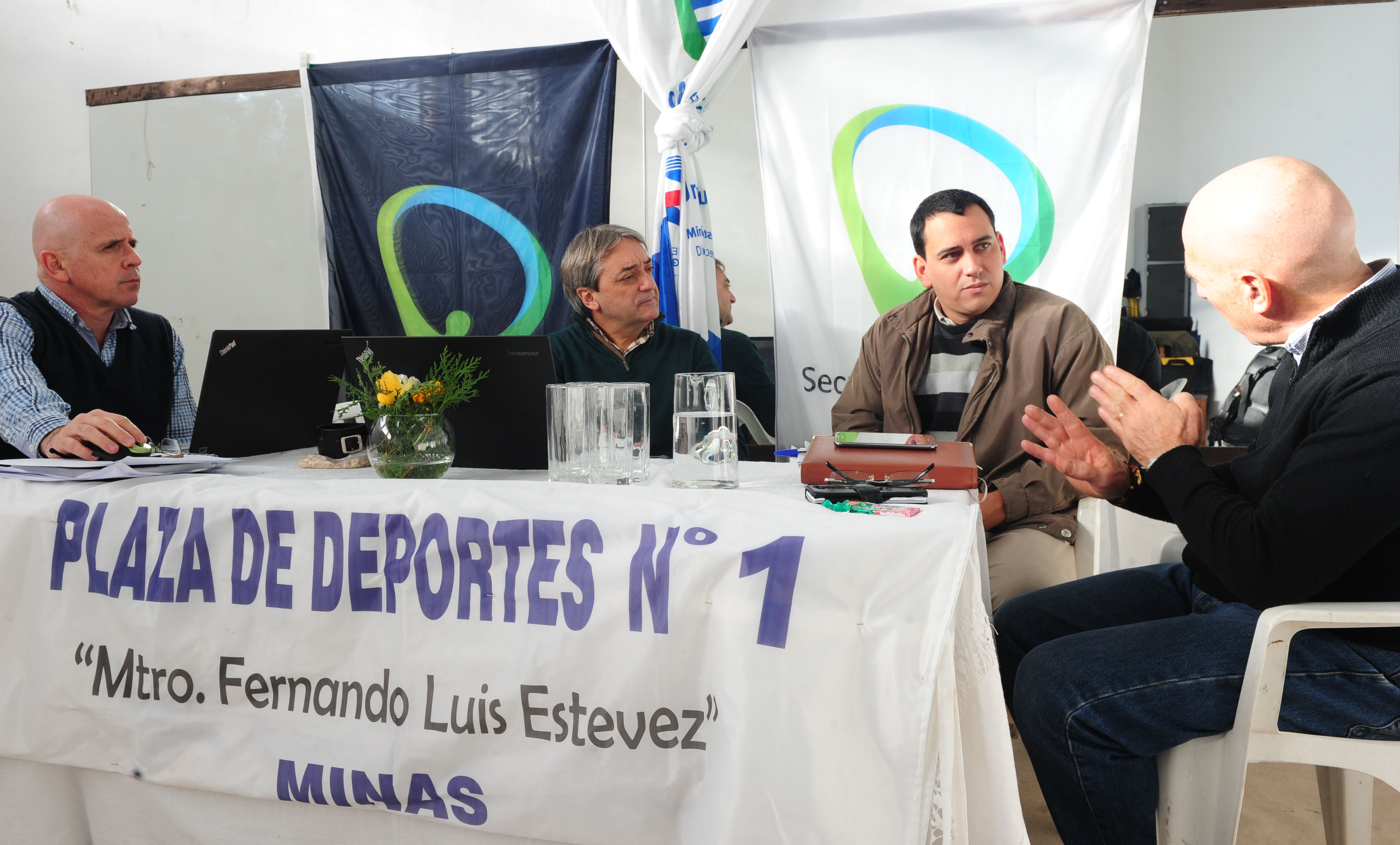 El secretario de Deporte, Fernando Cáceres encabezando las reuniones