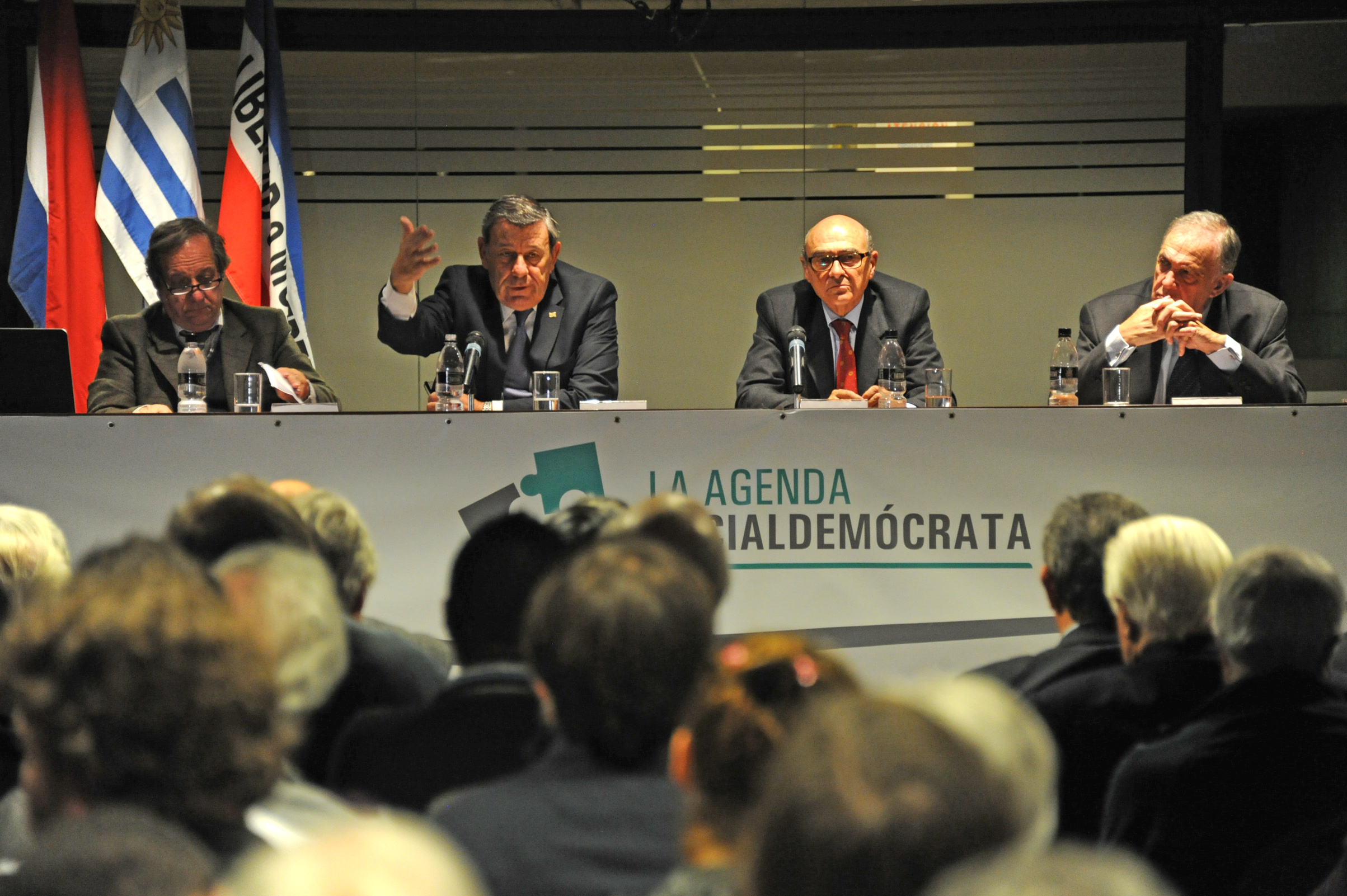 Rodolfo Nin Novoa, haciéndo uso de la palabra