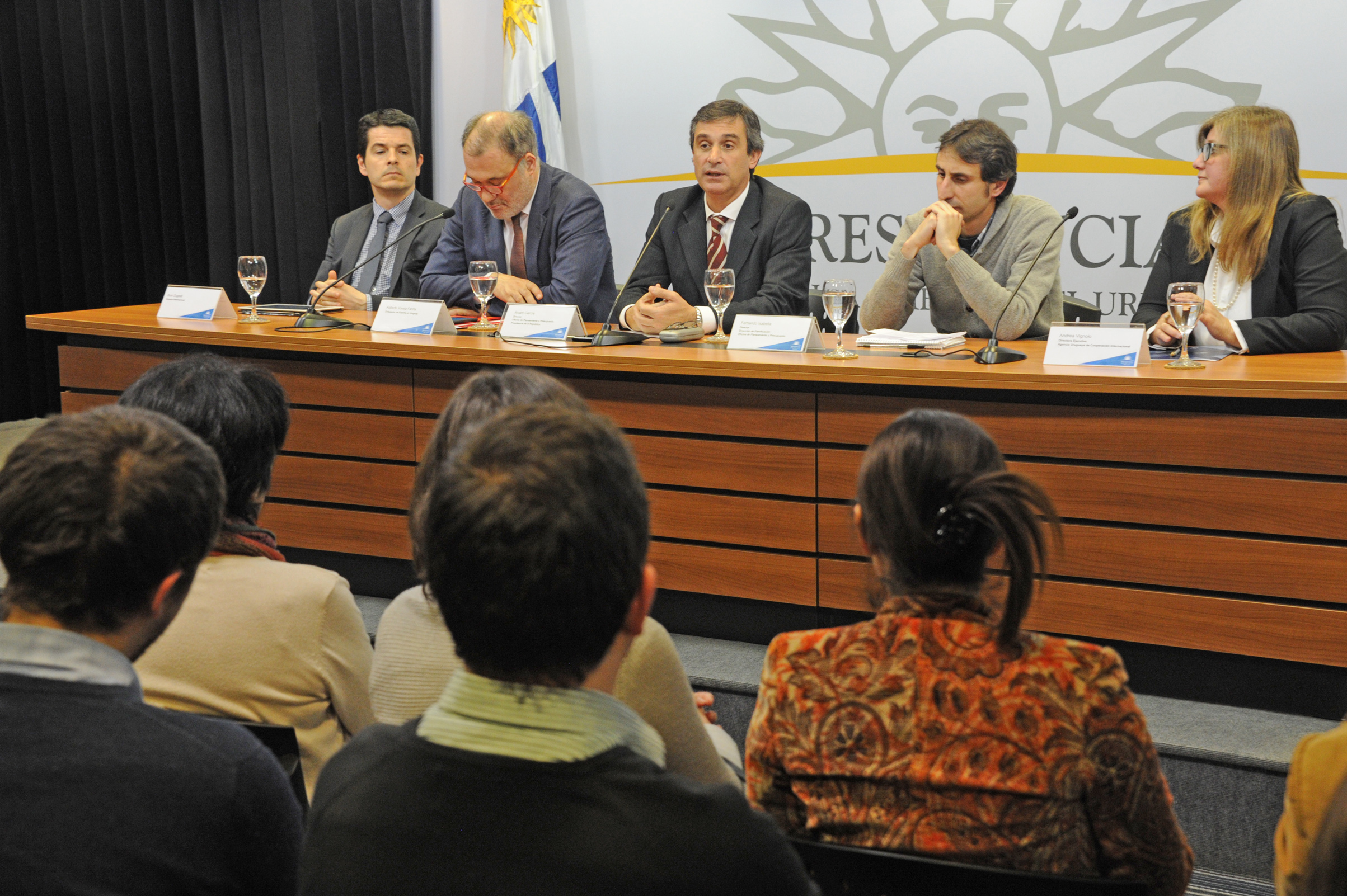 Director de la OPP, Álvaro García, haciendo uso de la palabra
