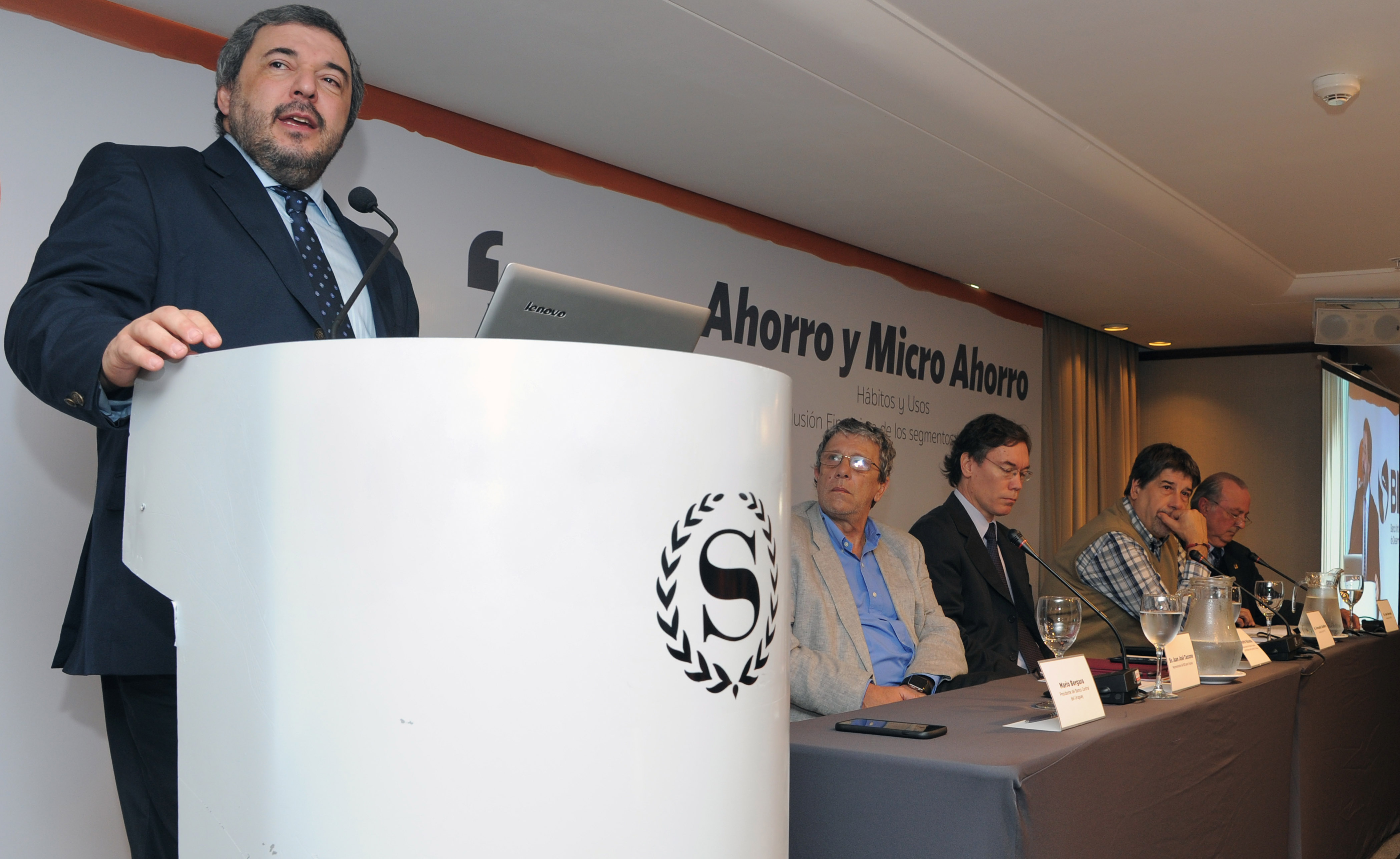 El presidente del Banco Central del Uruguay, Mario Bergara