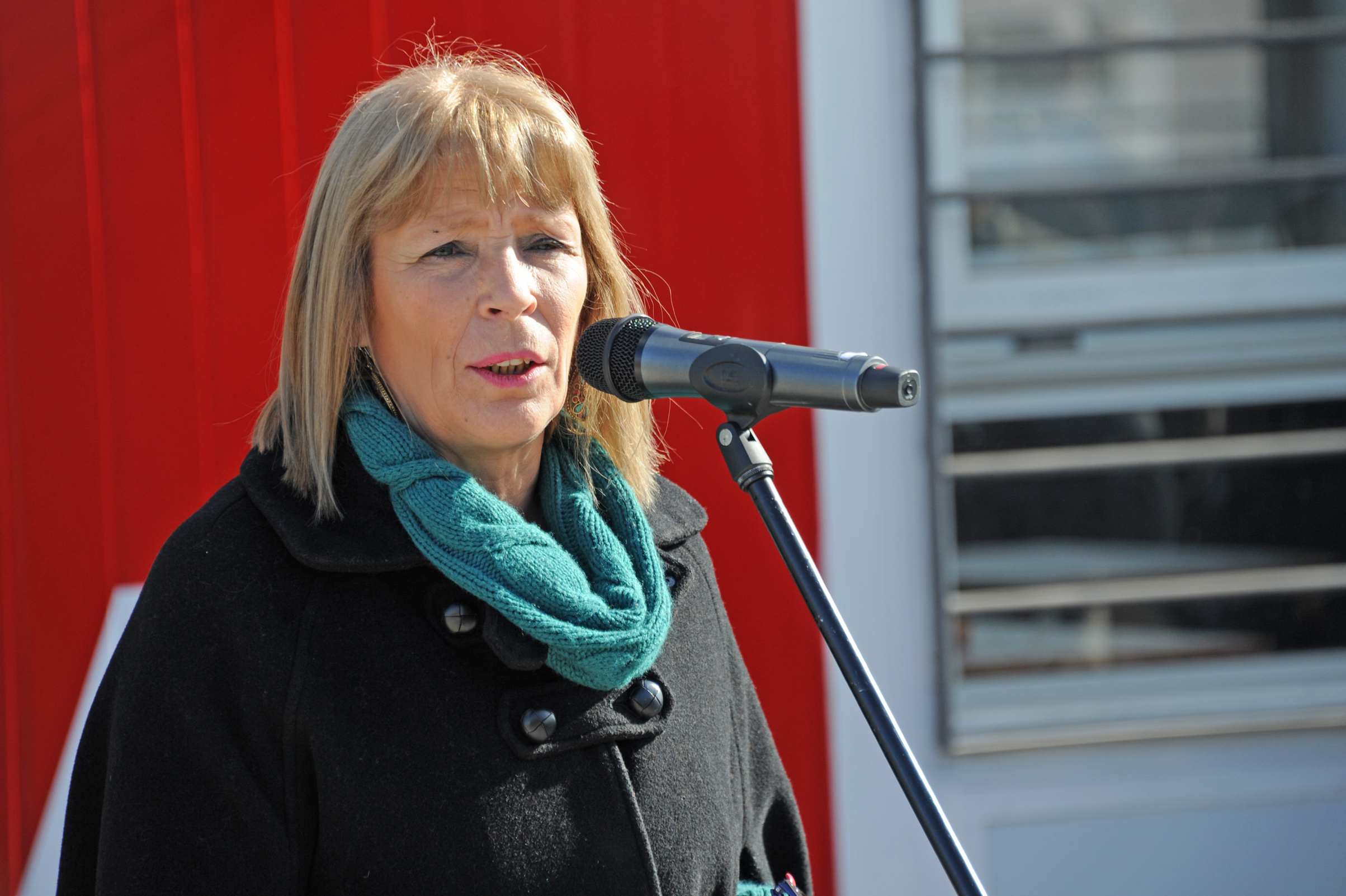 Celsa Puente, directora general de Educación Secundaria, haciendo uso de la palabra