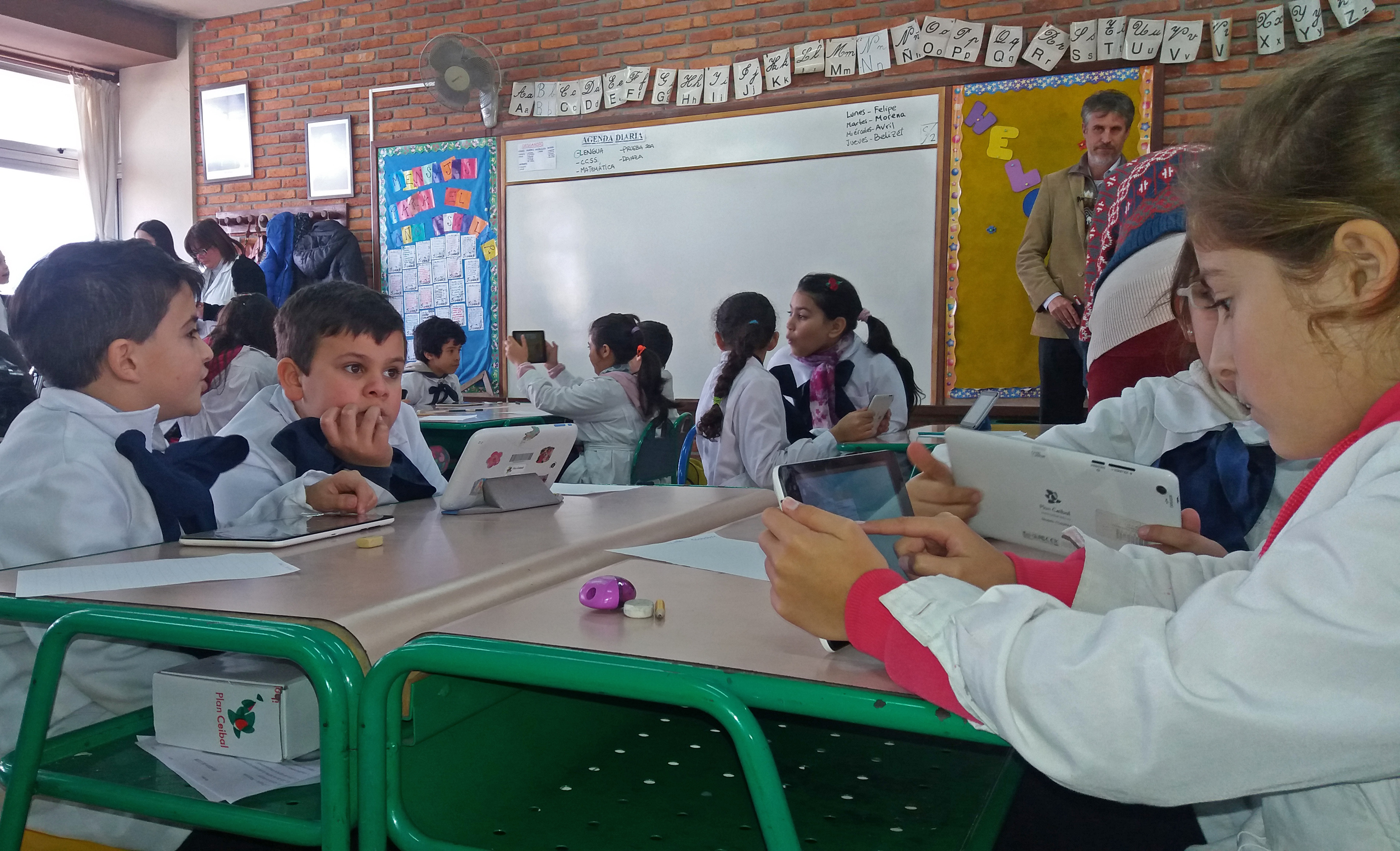 Alumnos de la Escuela Nº 70 de Montevideo
