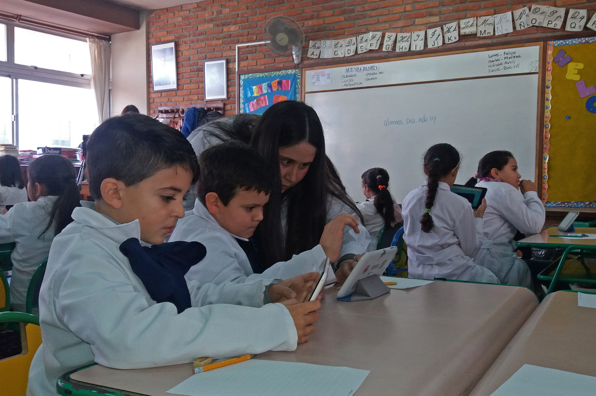 Alumnos de la Escuela Nº 70 de Montevideo