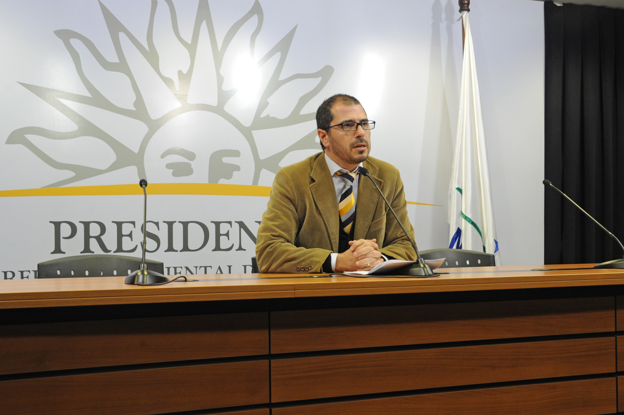 Prosecretario de Presidencia, Juan Andrés Roballo, haciendo uso de la palabra