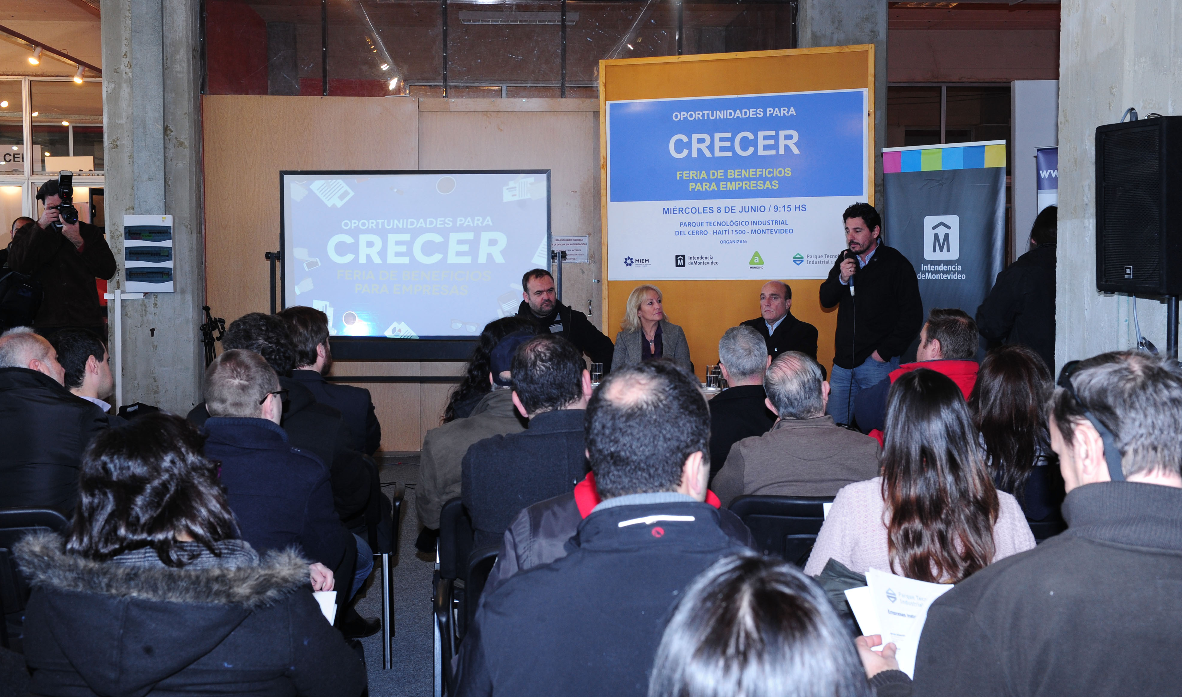 Presentación de Feria de beneficios para empresas Oportunidades para crecer en PTI Cerro