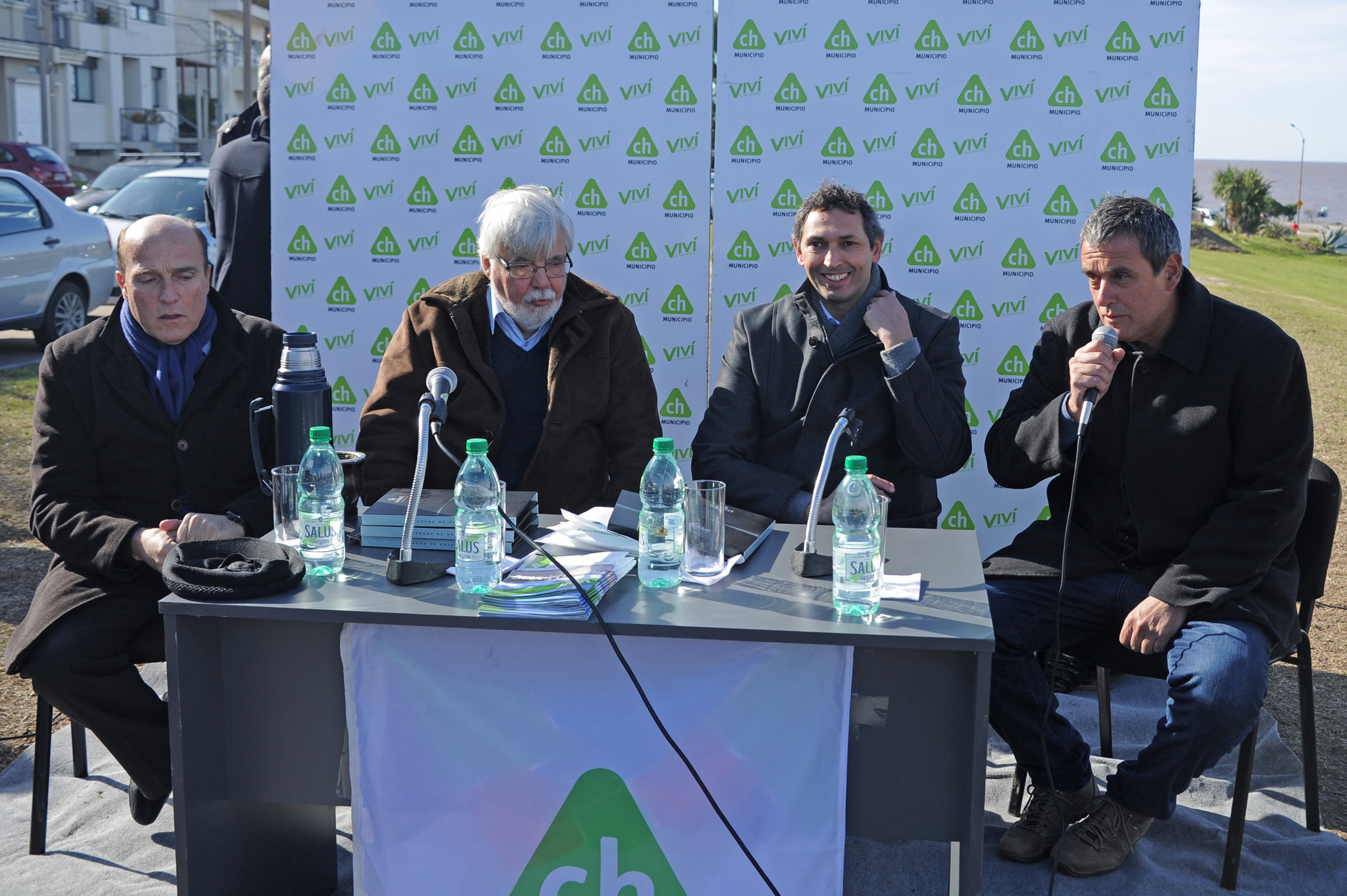 Intendente de Montevideo, Daniel Martínez; Ministro del Interior, Eduardo Bonomi; Alcalde del Municipio CH, Andrés Abt y Jaime Savedra, director del P