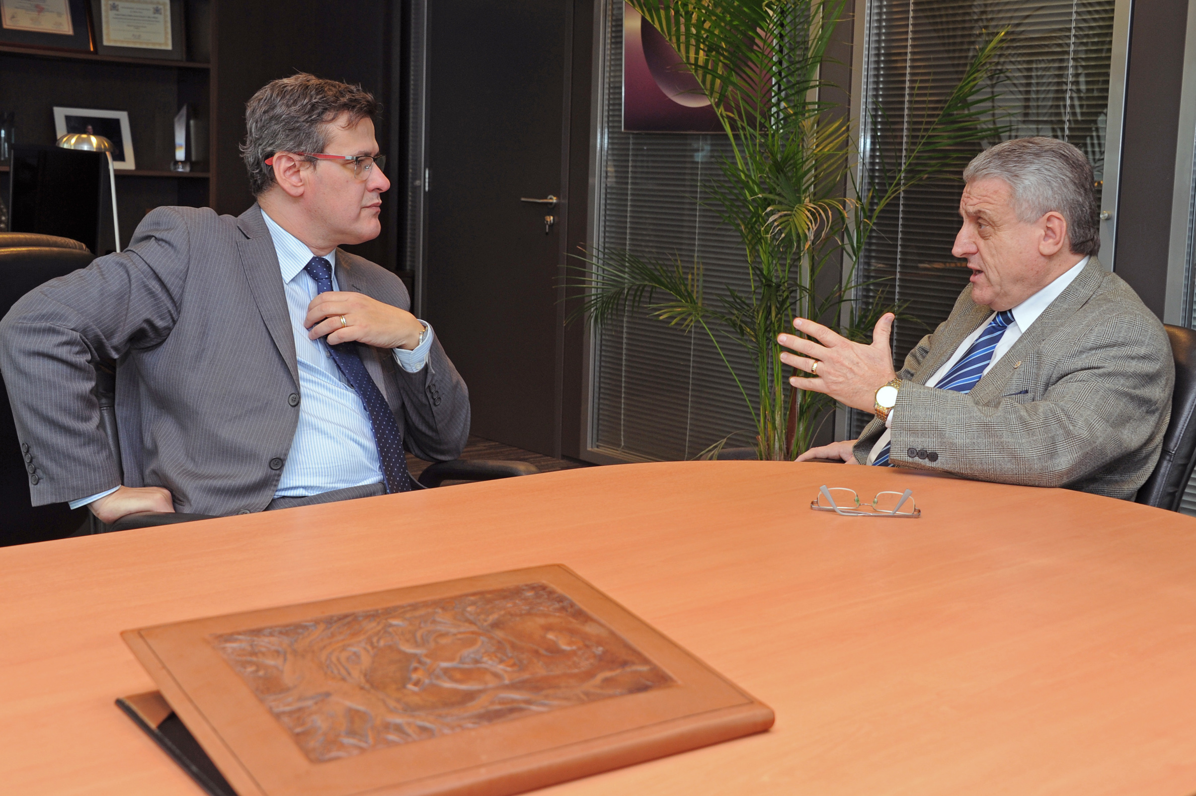 Director de la Oficina Nacional del Servicio Civil (ONSC), Alberto Scavarelli, y el Fiscal de Corte y Procurador General de la Nación, Jorge Díaz