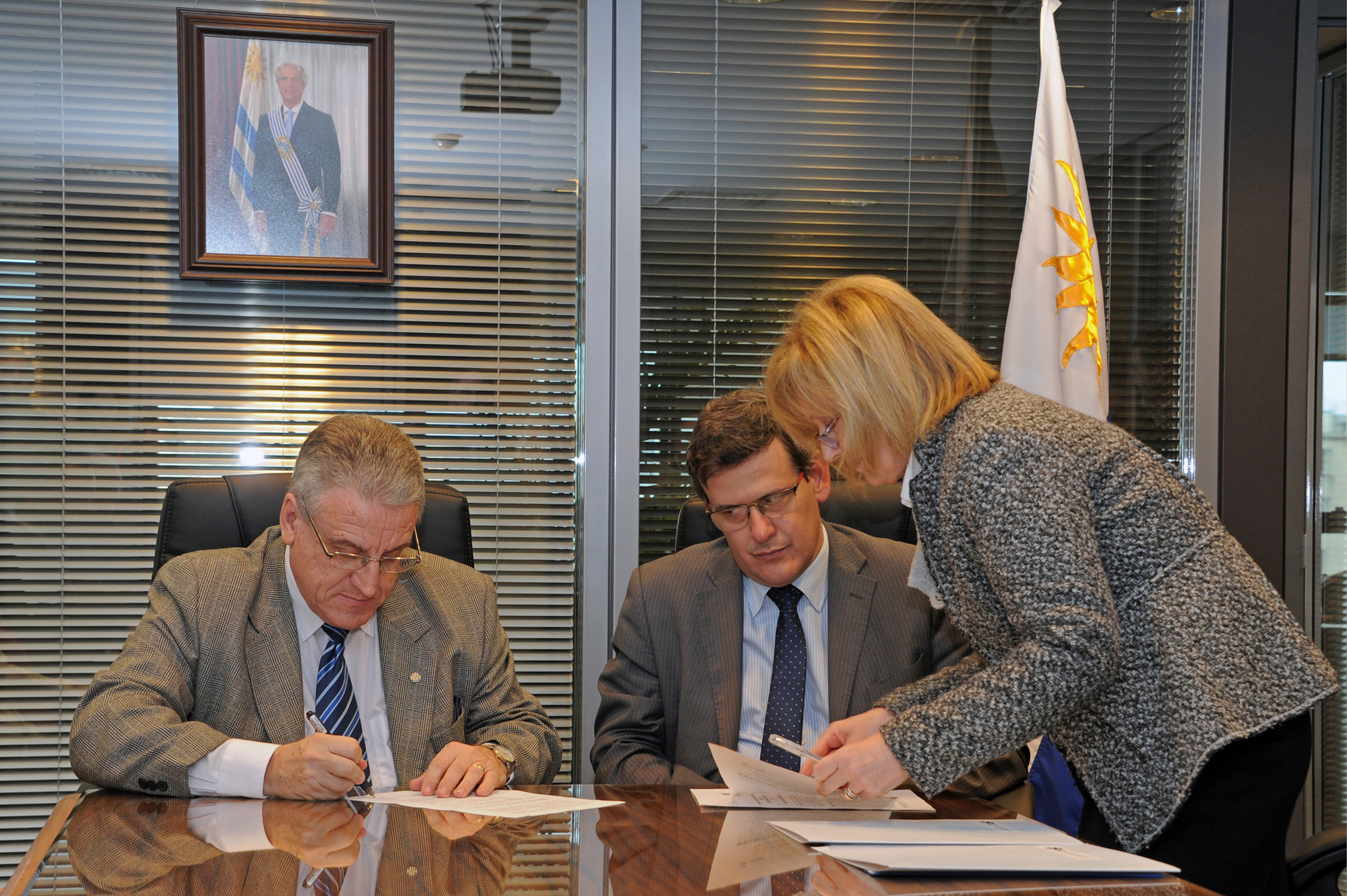 Director de la Oficina Nacional del Servicio Civil (ONSC), Alberto Scavarelli, y el Fiscal de Corte y Procurador General de la Nación, Jorge Díaz