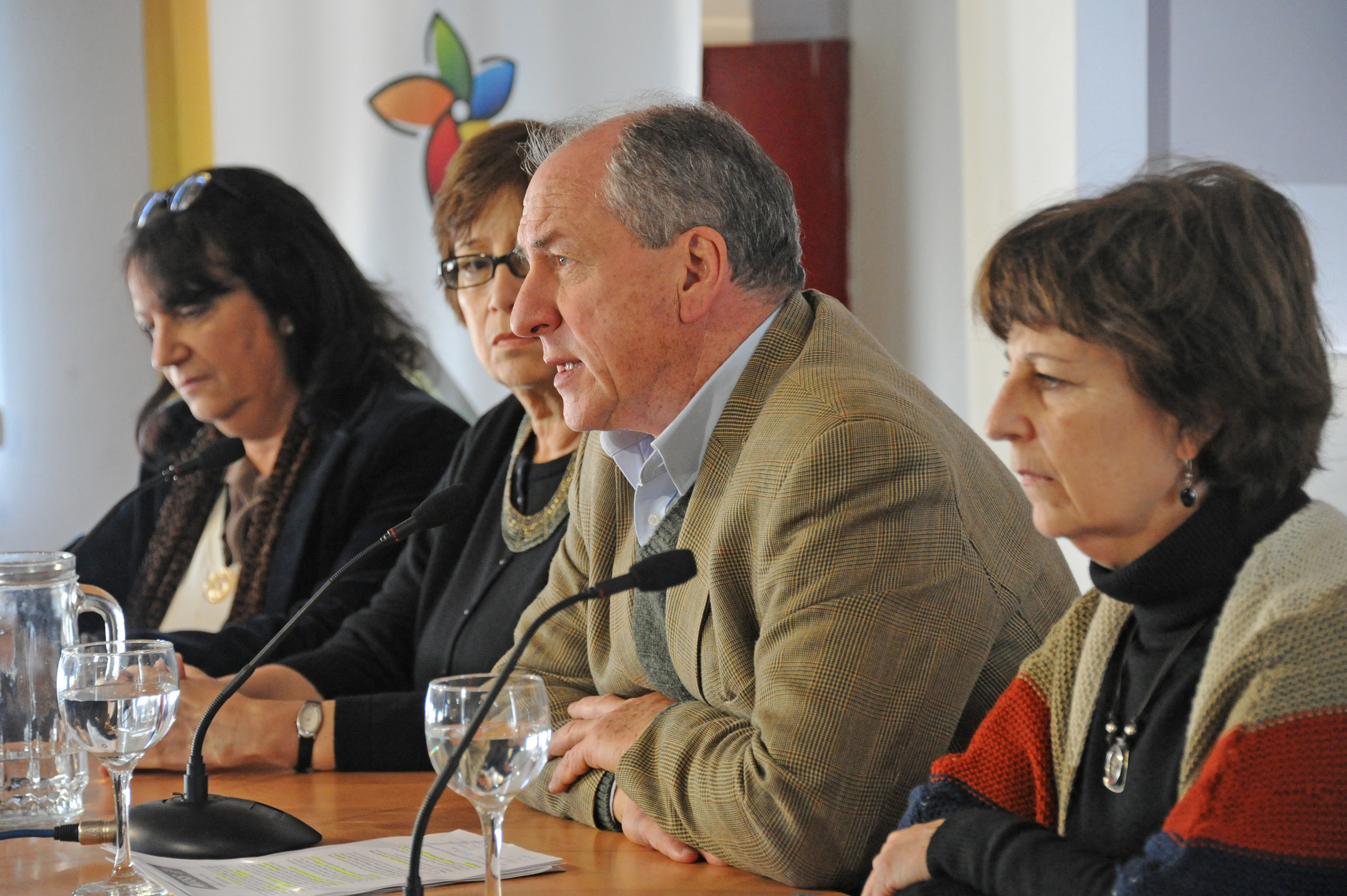 Ministro de Trabajo y Seguridad Social, Ernesto Murro, haciendo uso de la palabra