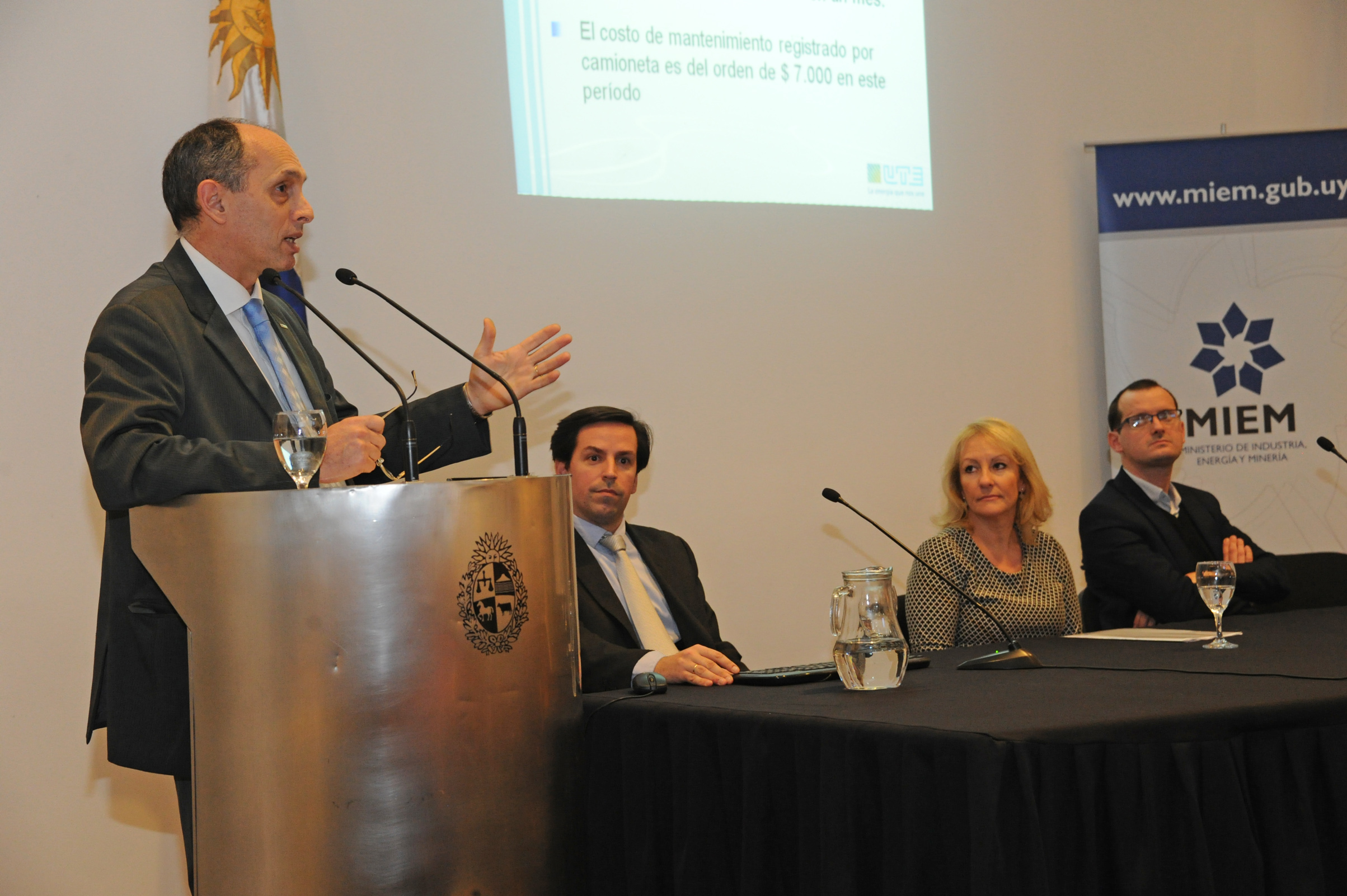 Presidente de UTE, Gonzalo Casaravilla, haciendo uso de la palabra