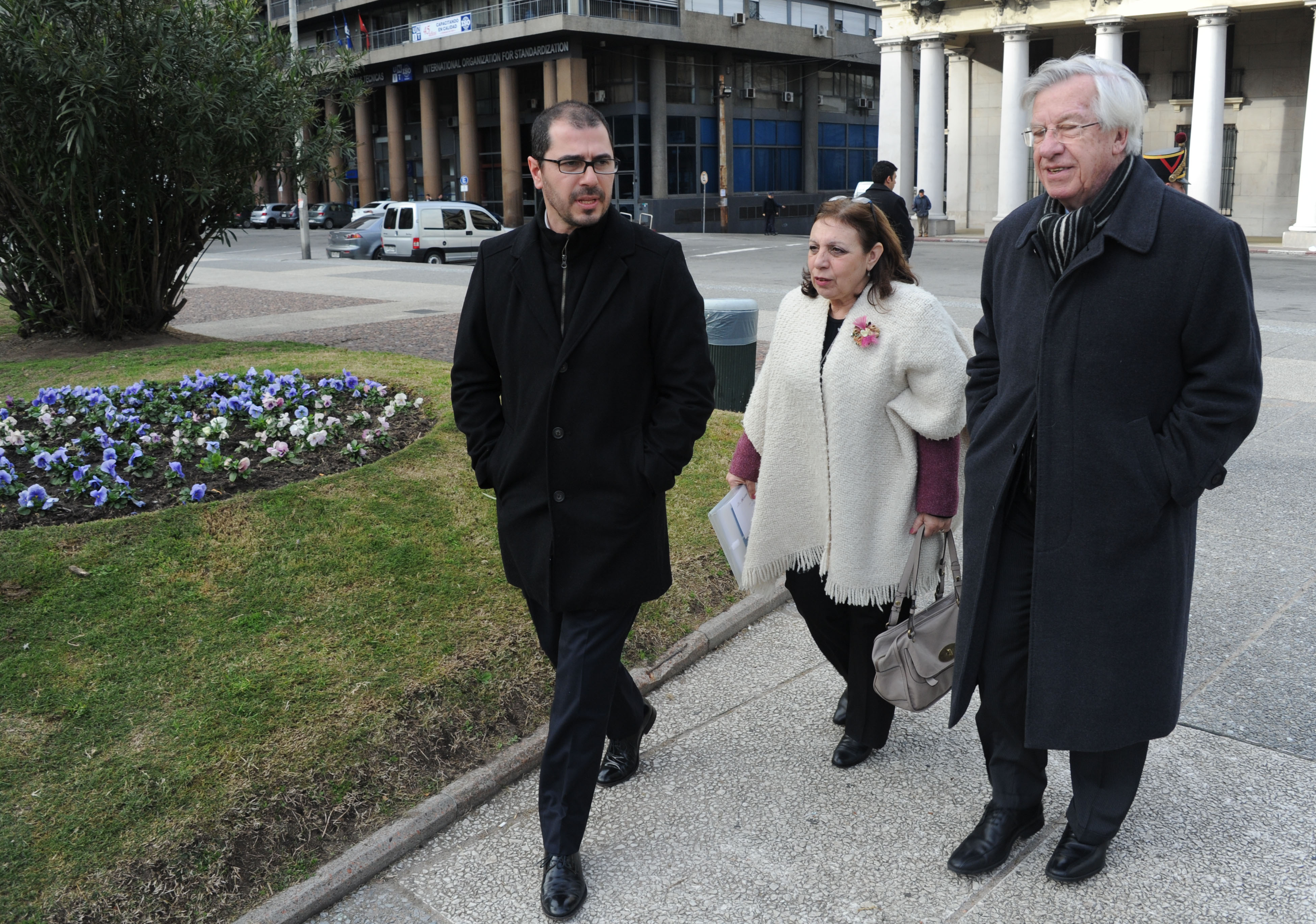 Roballo, Olivera y Astori llegando a al acto