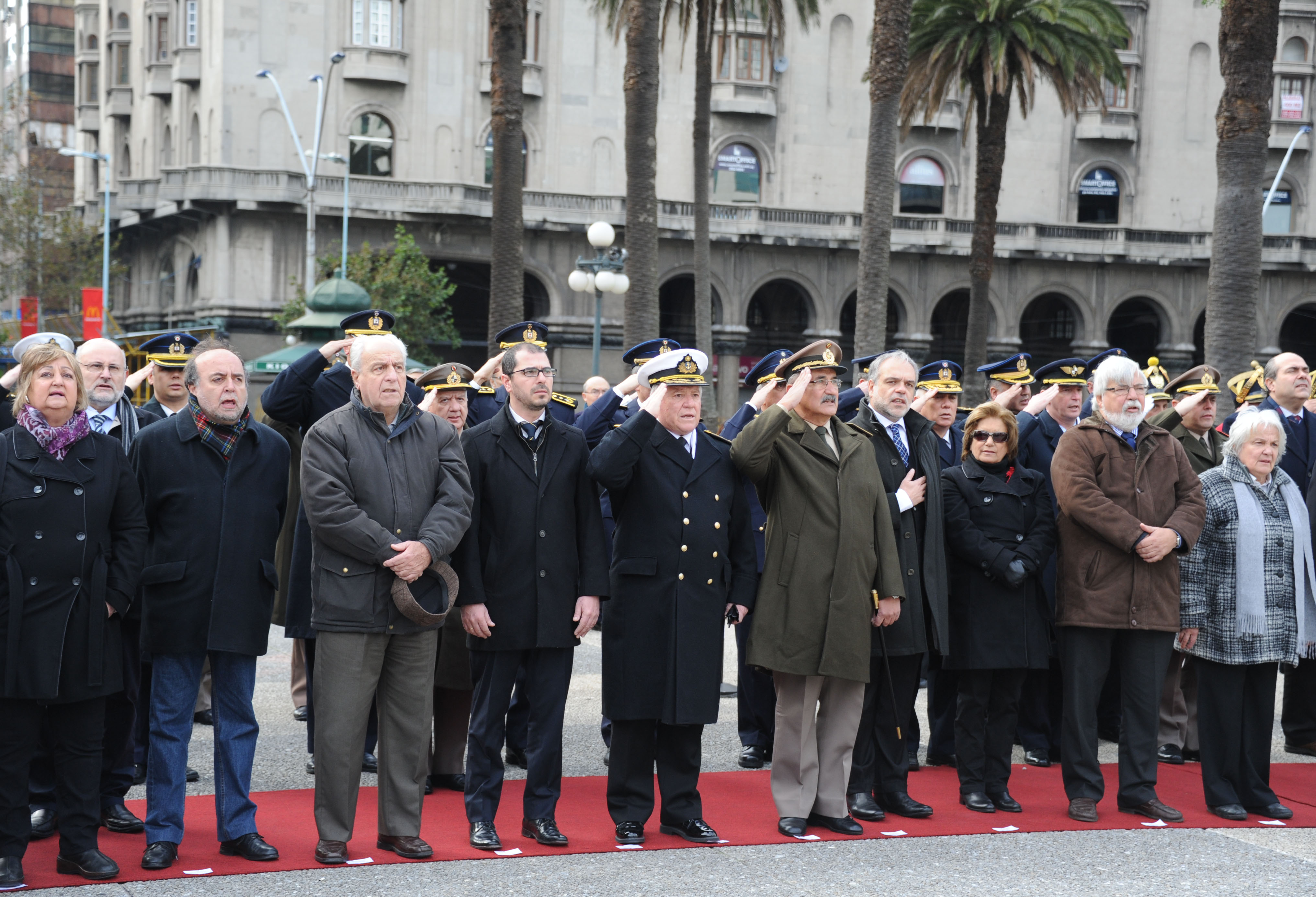Autoridades en el acto conmemorativo del natalicio del general José Artigas