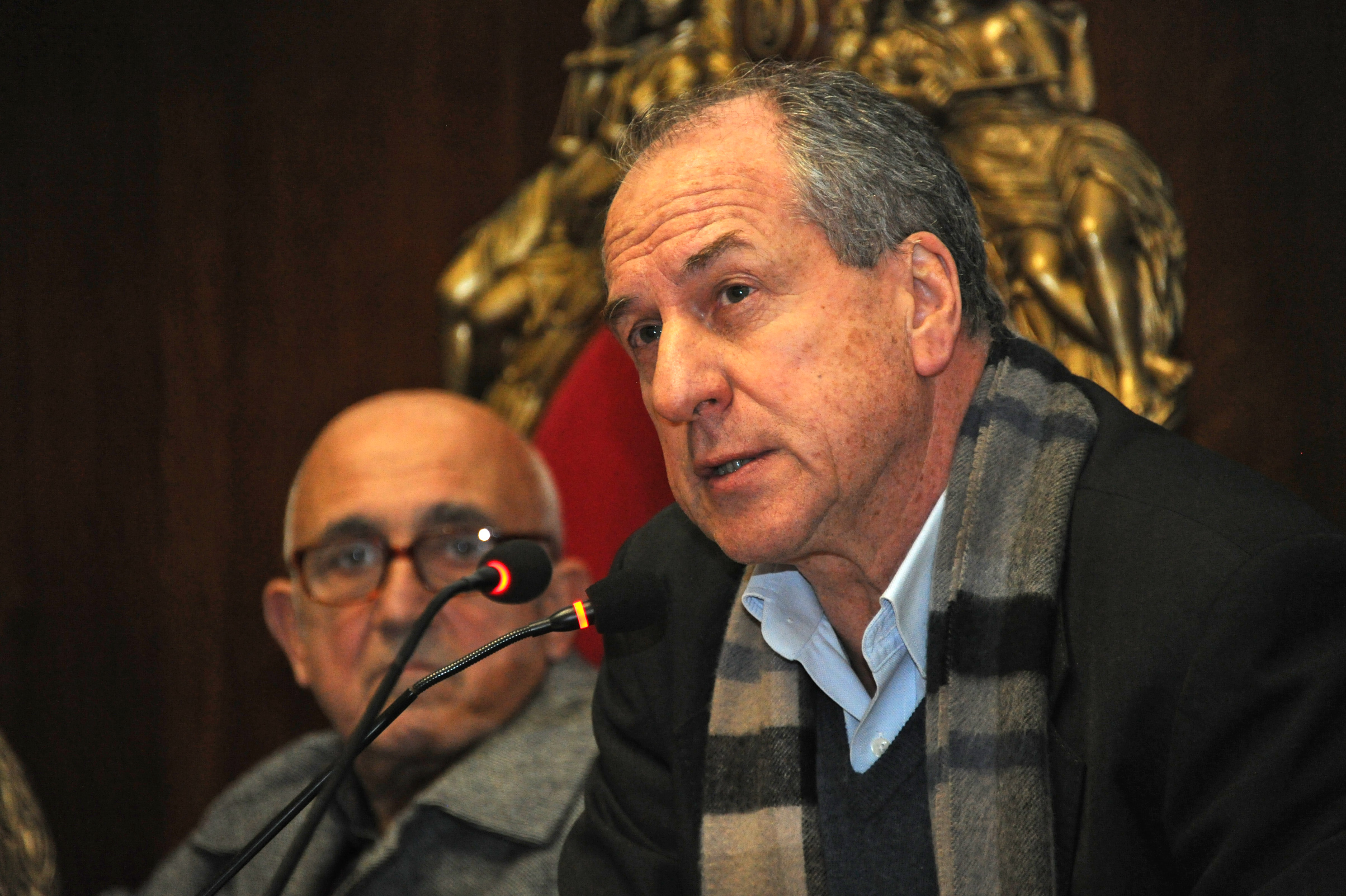 Ministro de Trabajo y Seguridad Social, Ernesto Murro, dirigiéndose a los presentes