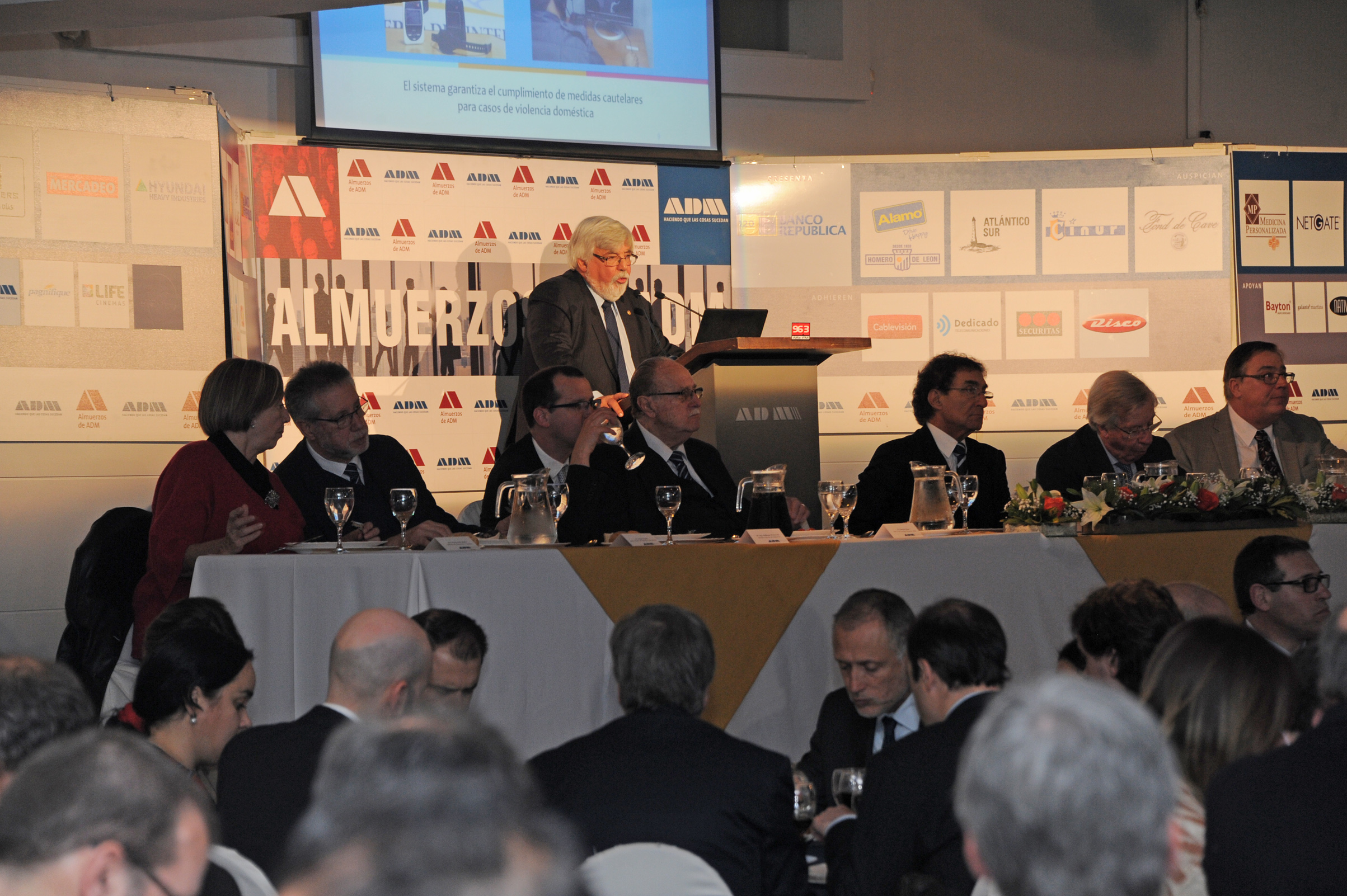 Ministro del Interior, Eduardo Bonomi, disertando en ADM