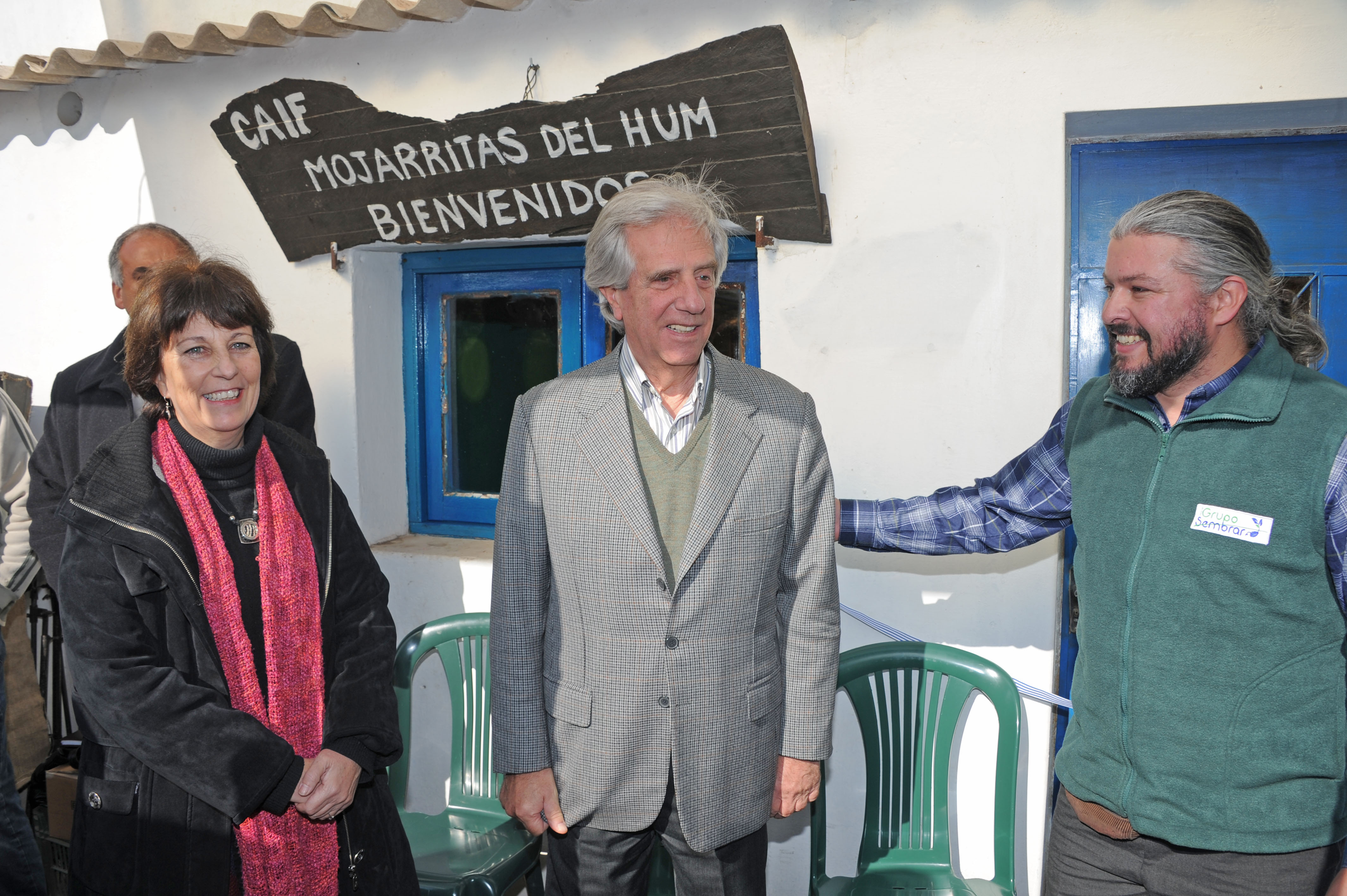 Presidenta del INAU, Marisa Lindner, Presidente Tabaré Vázquez, junto a un integrante del CAIF