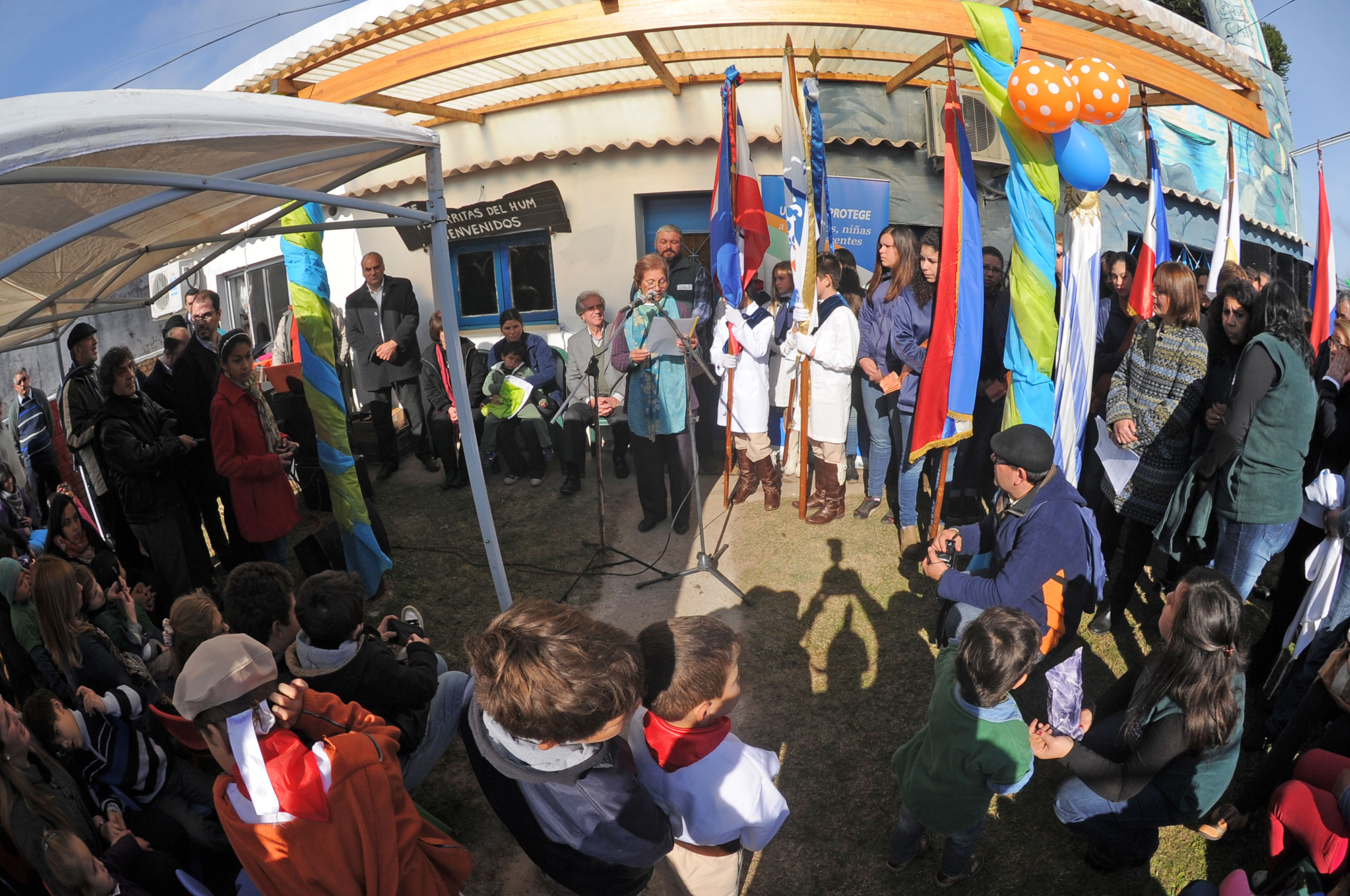 Ceremonia de inauguración del Centro CAIF “Mojarritas del Hum”