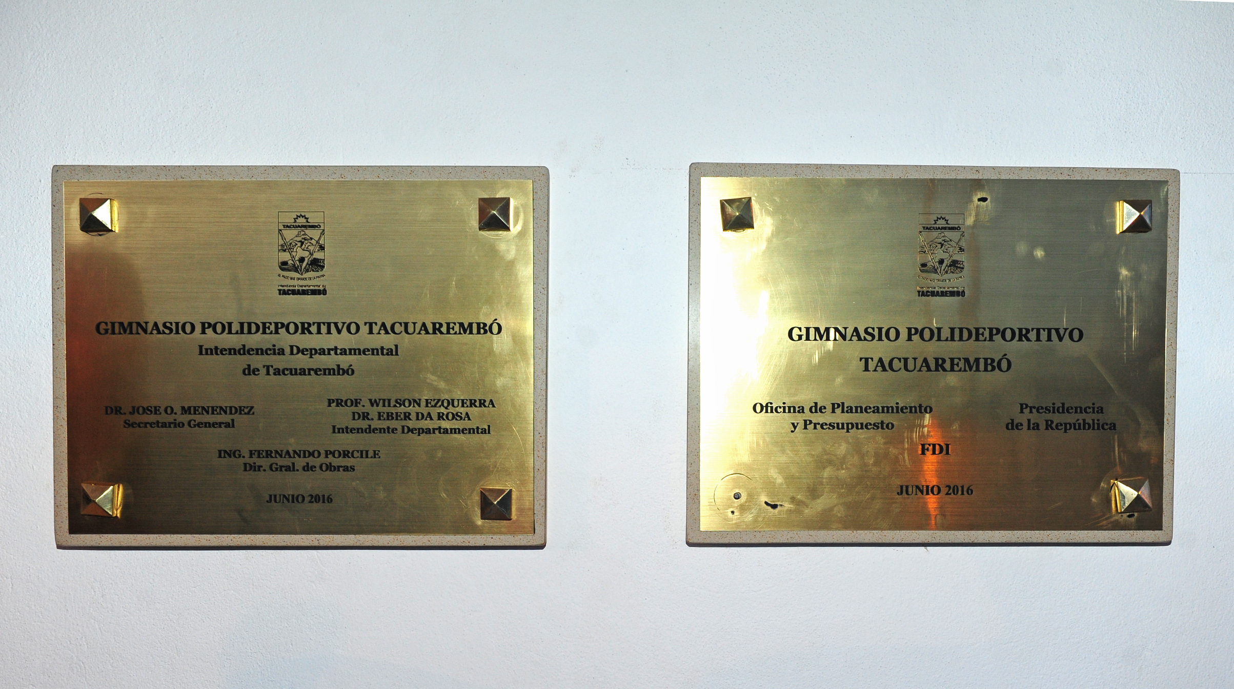 Placas recordatorias de la inauguración