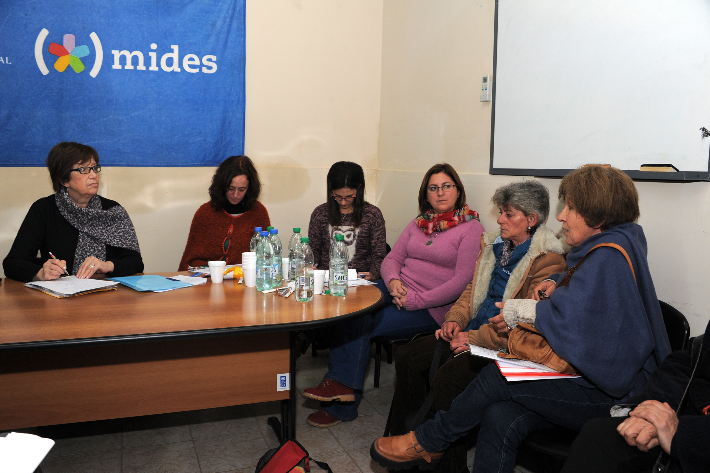 Ministra de Desarrollo Social, junto a autoridades del ministerio, durante las reuniones en Tacuarembó