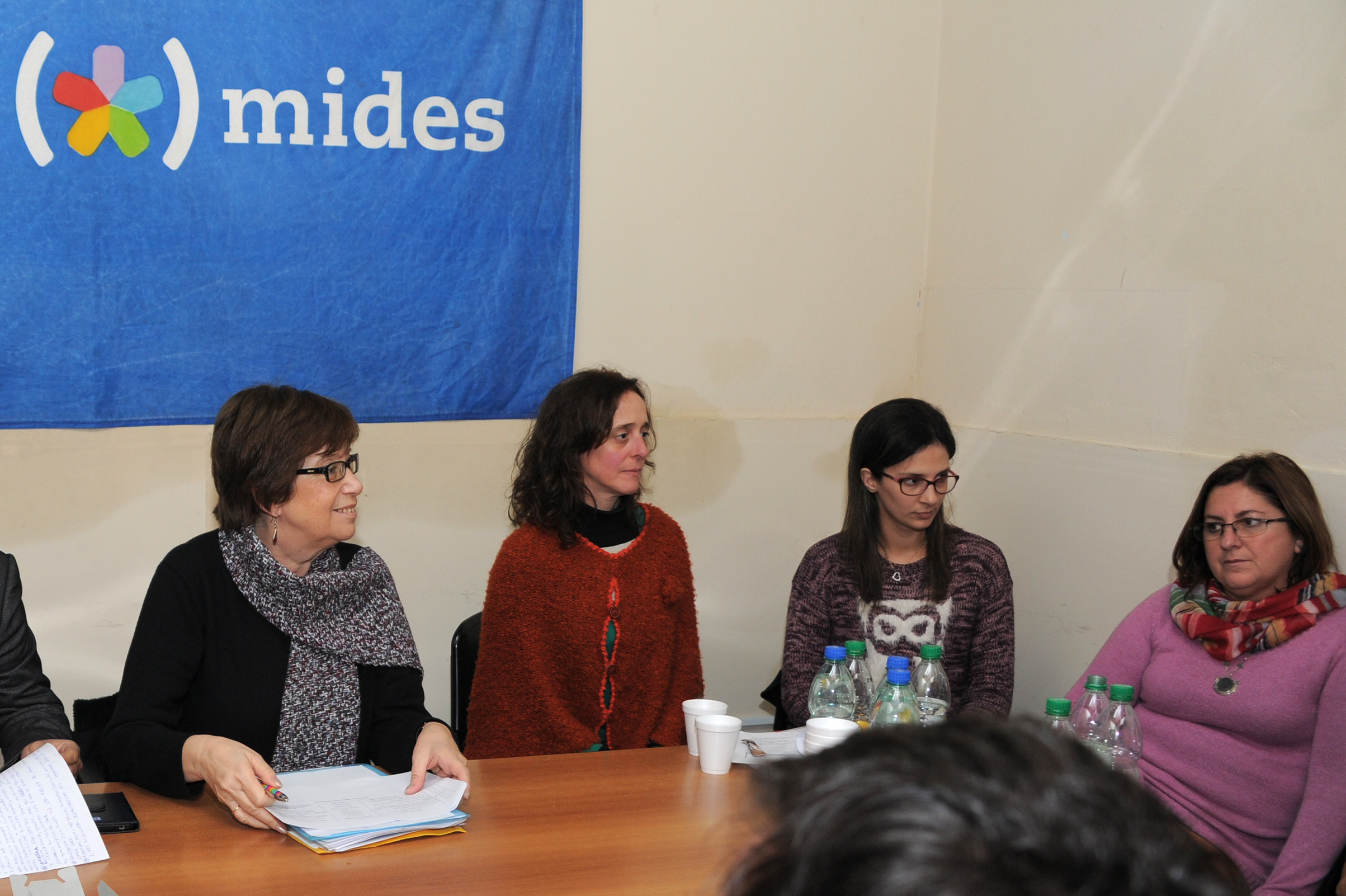 Ministra de Desarrollo Social, junto a autoridades del ministerio, durante las reuniones en Tacuarembó