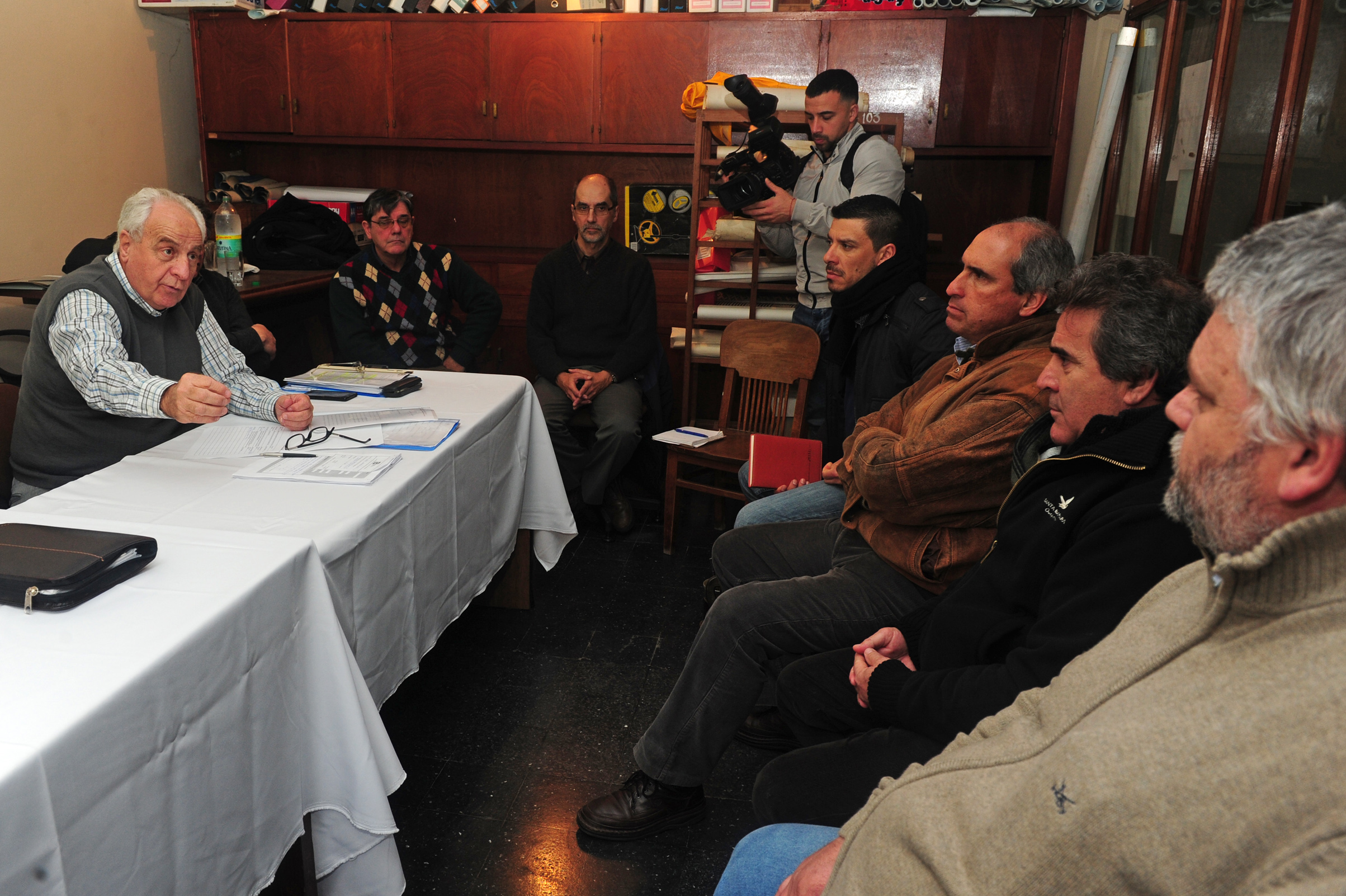 Ministro Víctor Rossi reunido con organizaciones sociales en Tacuarembó