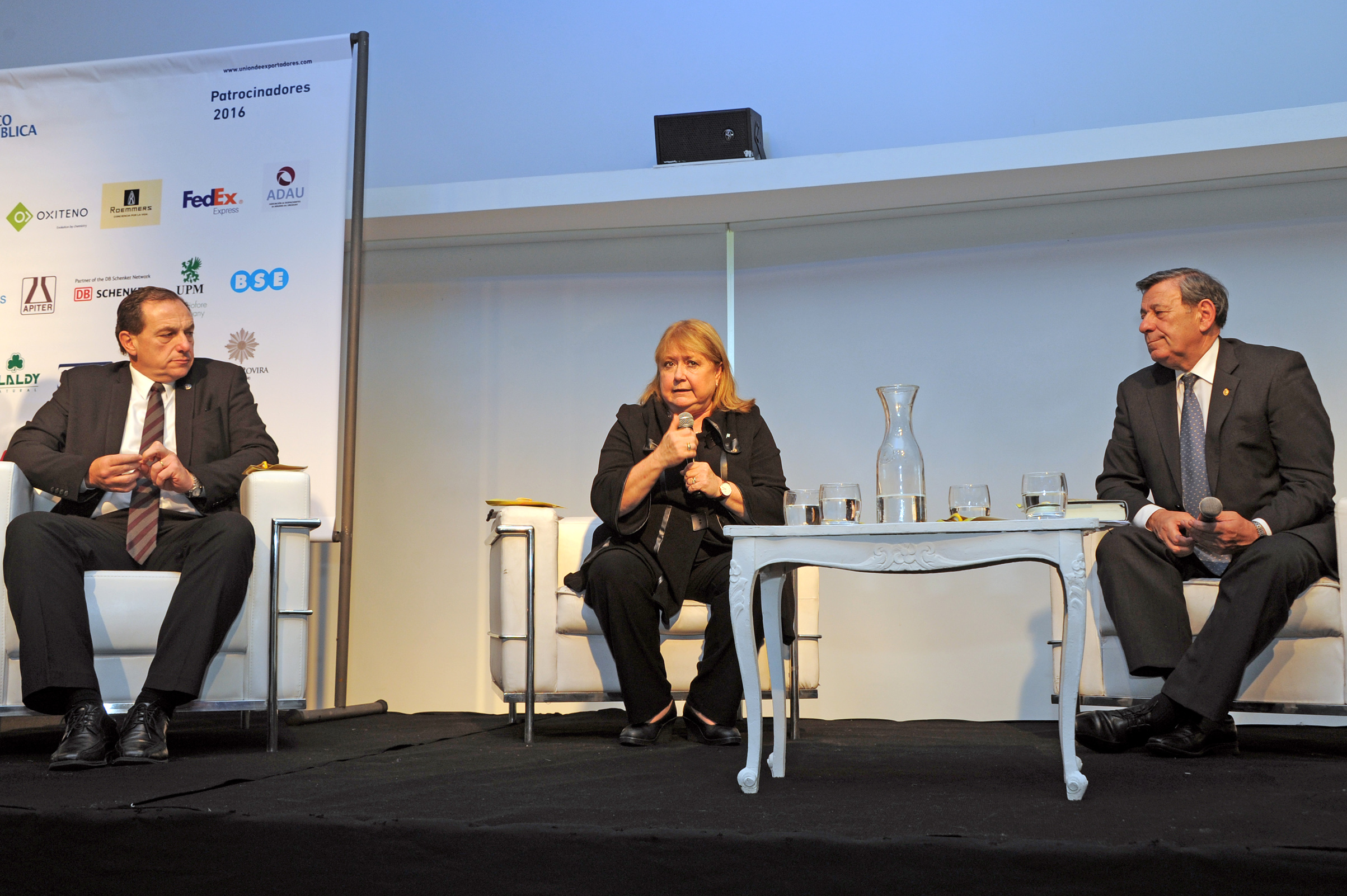 Rodolfo Nin Novoa y Susana Malcorra, cancilleres de Argentina y Uruguay, disertaron en el marco de la celebración del Día de la Exportación