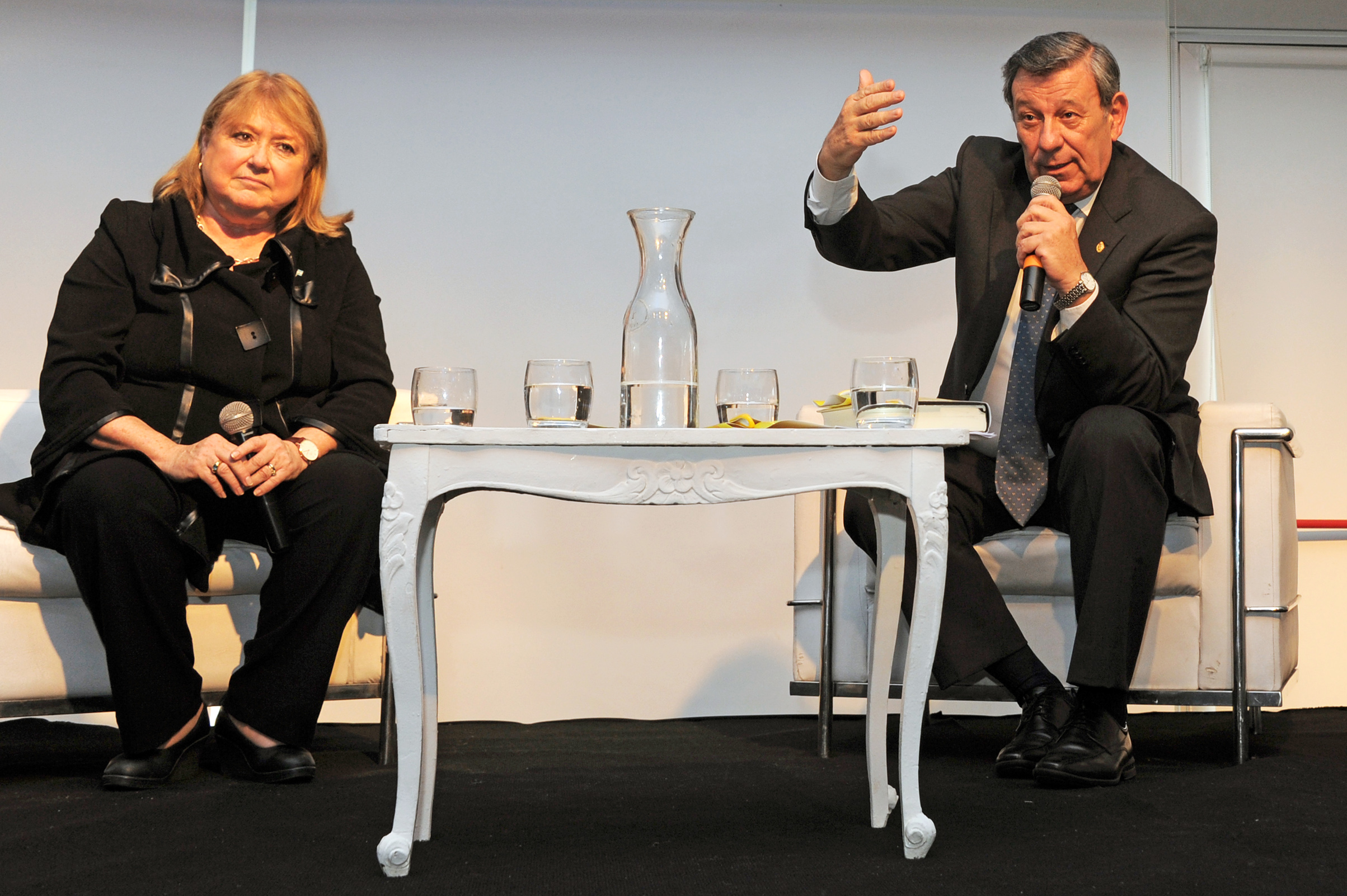 Rodolfo Nin Novoa y Susana Malcorra, cancilleres de Argentina y Uruguay, disertaron en el marco de la celebración del Día de la Exportación