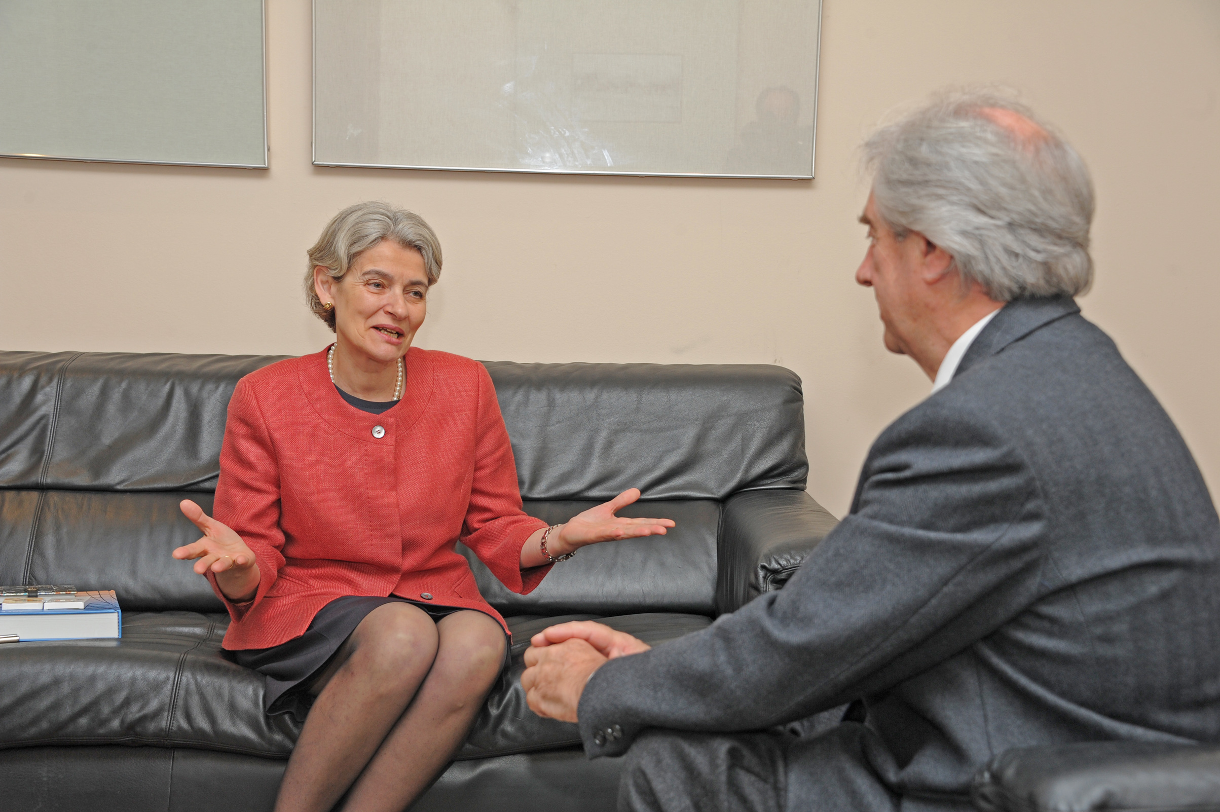Directora general de la Unesco, Irina Bokova, conversa con el Presidente Tabaré Vázquez,