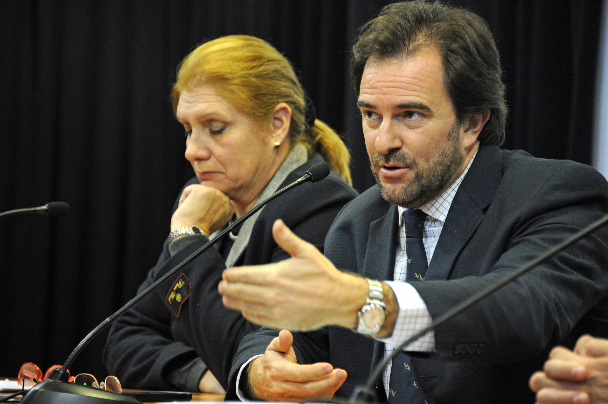 Consuelo Pérez y Germán Cardozo, representando al Partido Colorado