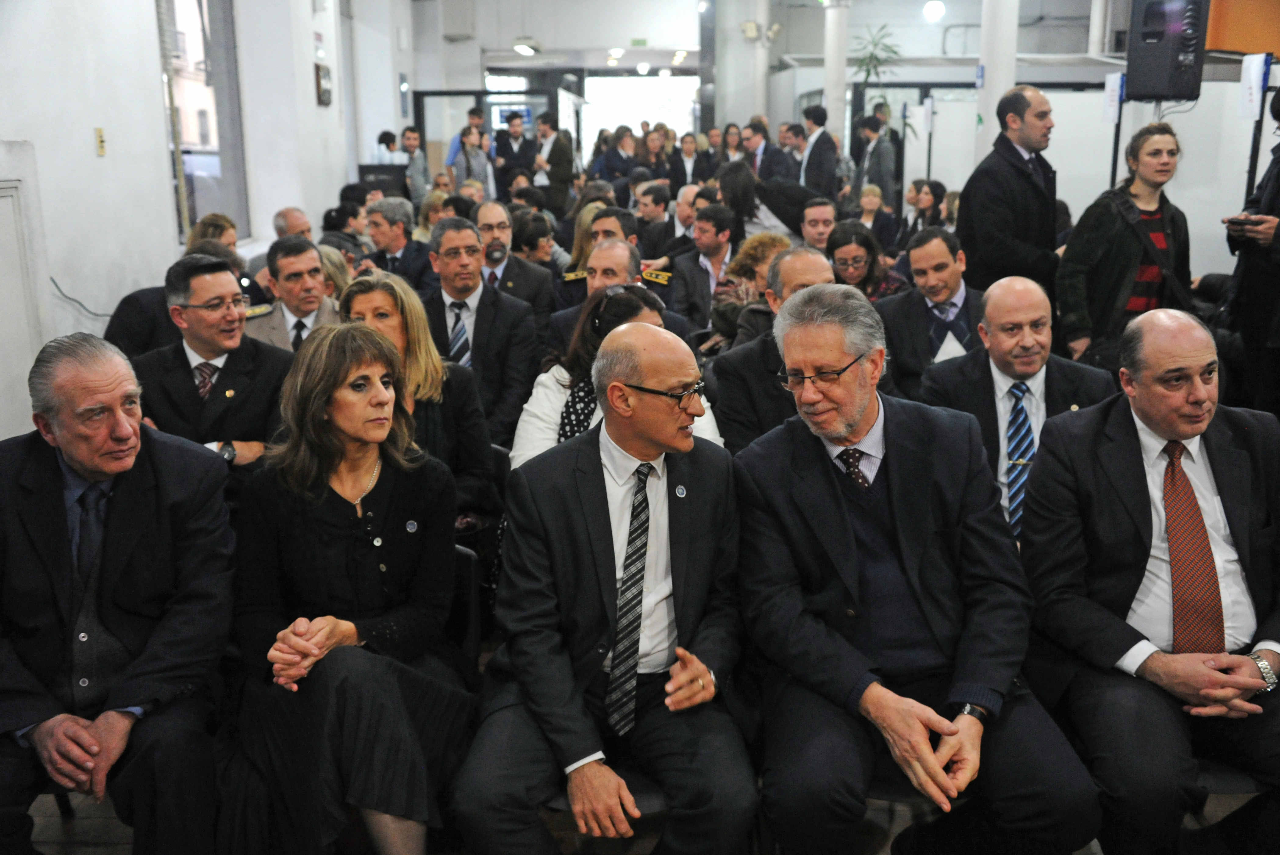 Subsecretario del Ministerio del Interior, Jorge Vázquez, junto a autoridades presentes en el evento