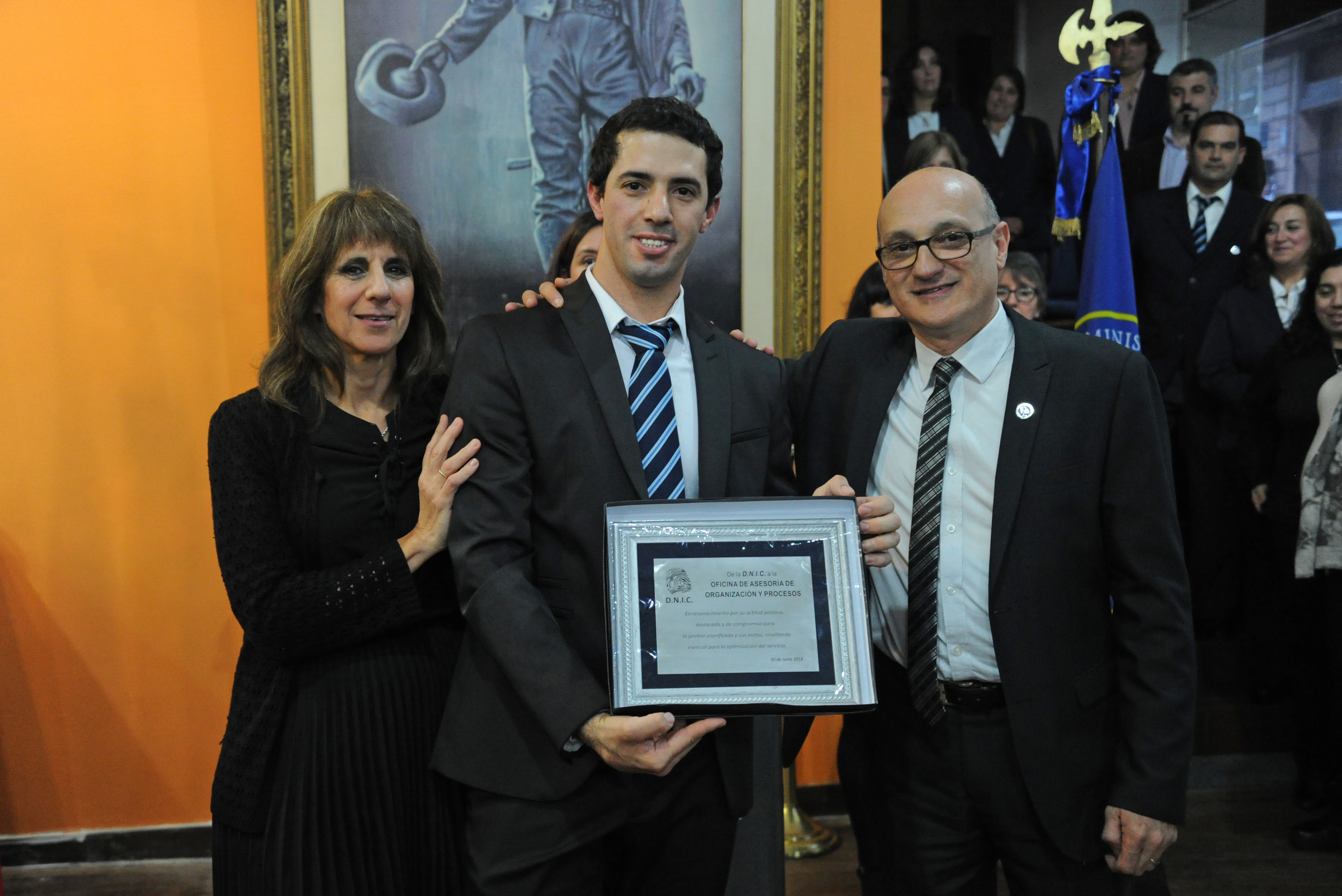 Reconocimiento a personal destacado de la Dirección Nacional de Identificación Civil