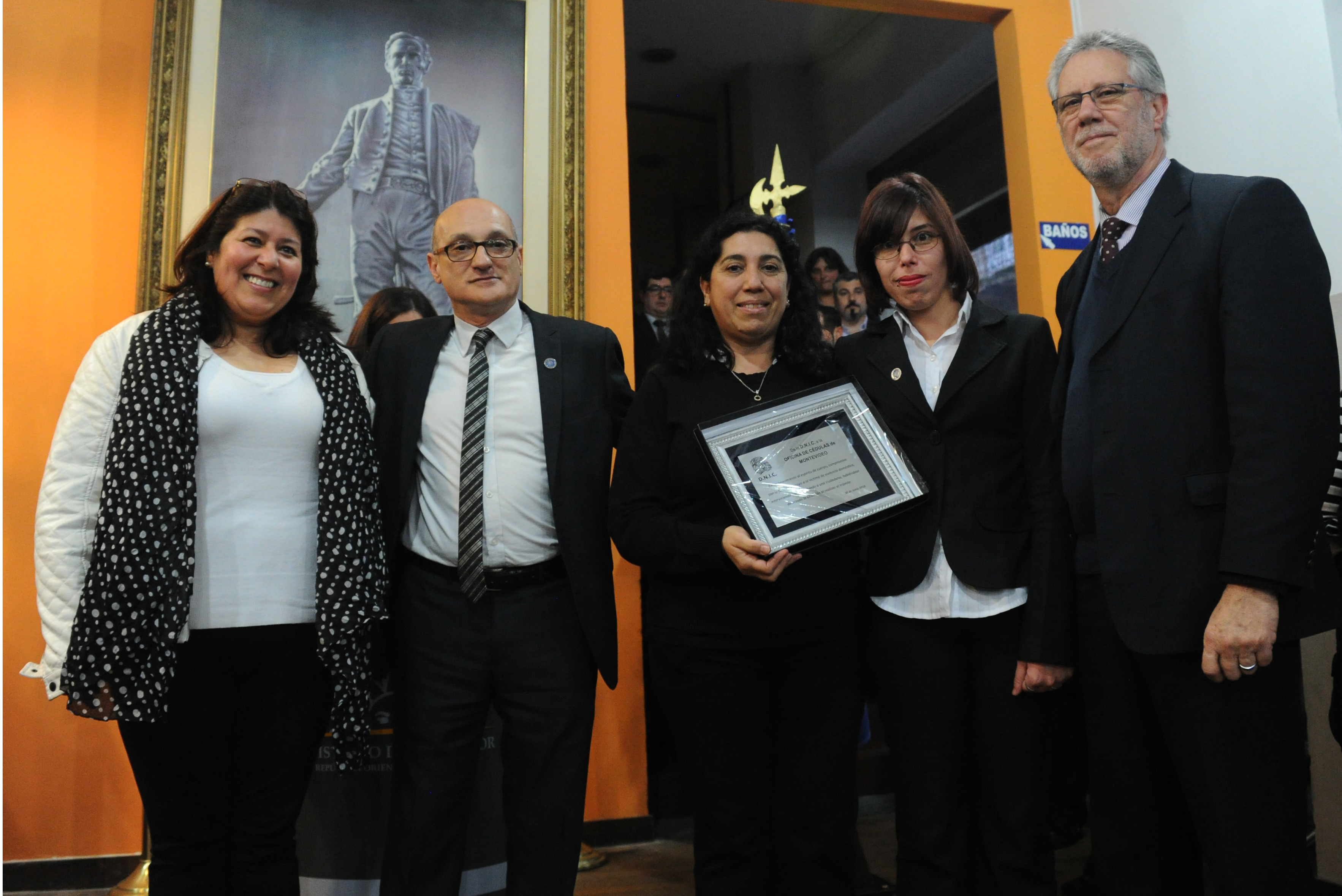 Reconocimiento a personal destacado de la Dirección Nacional de Identificación Civil