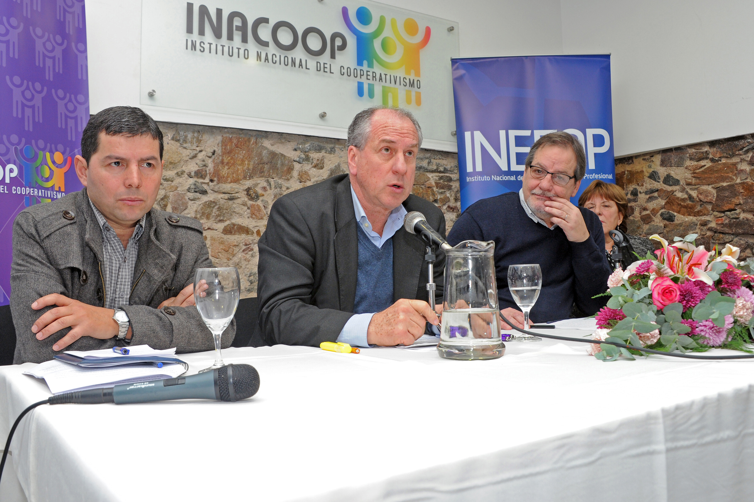Firma de convenio entre Inefop e Inacoop