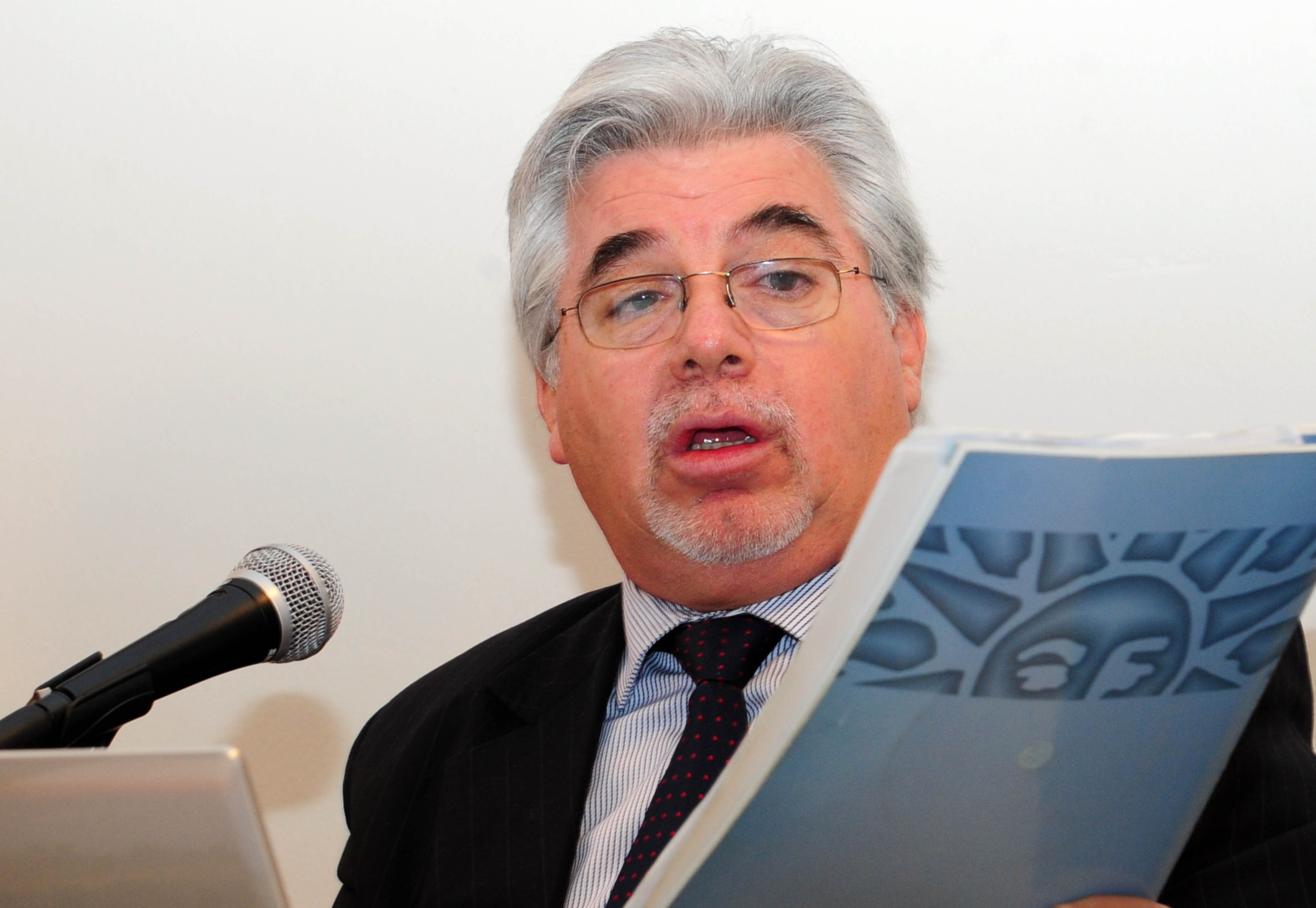 Presentación de las bases por parte del ministro Tabaré Aguerre