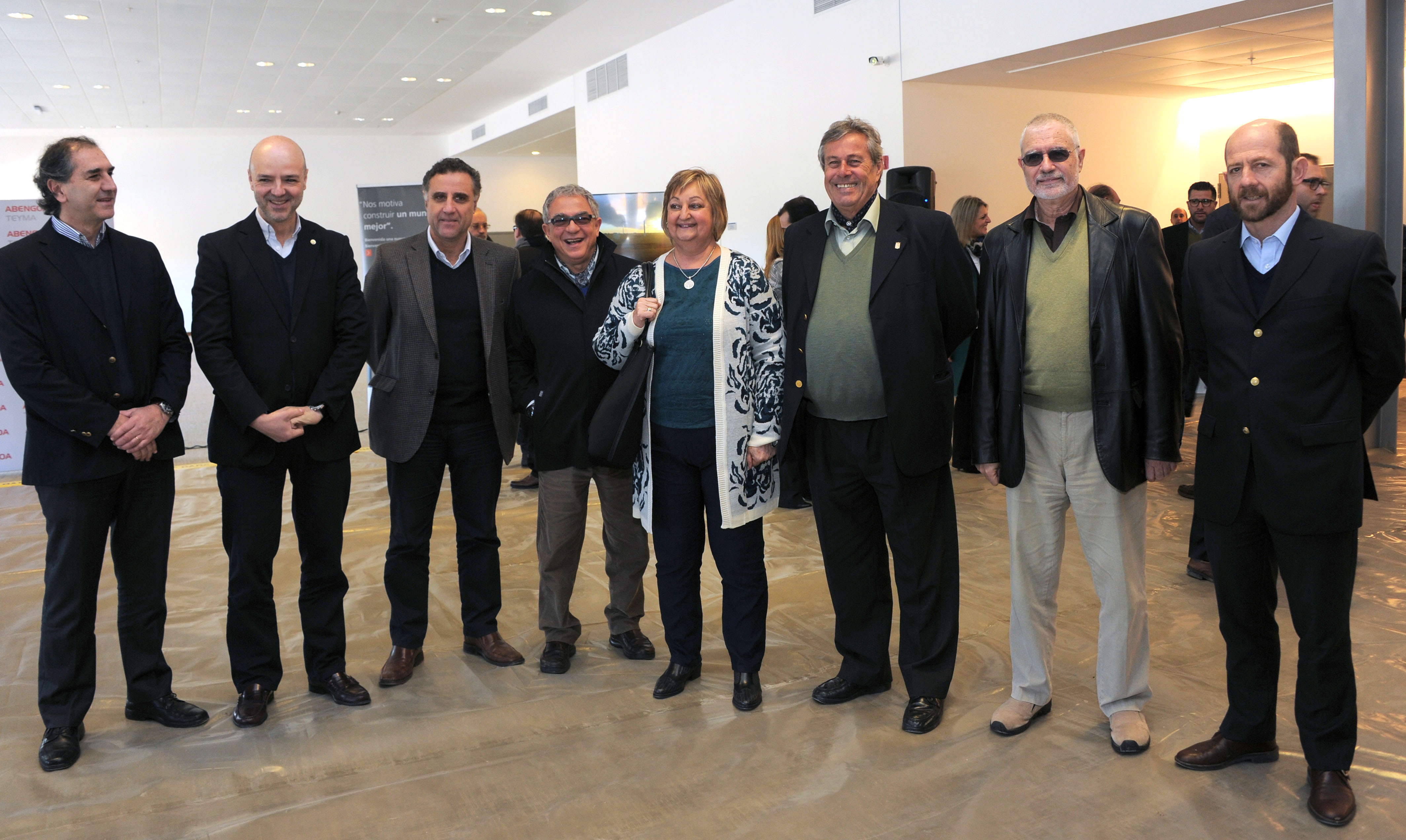 Foto de autoridades una vez culminada la inauguración