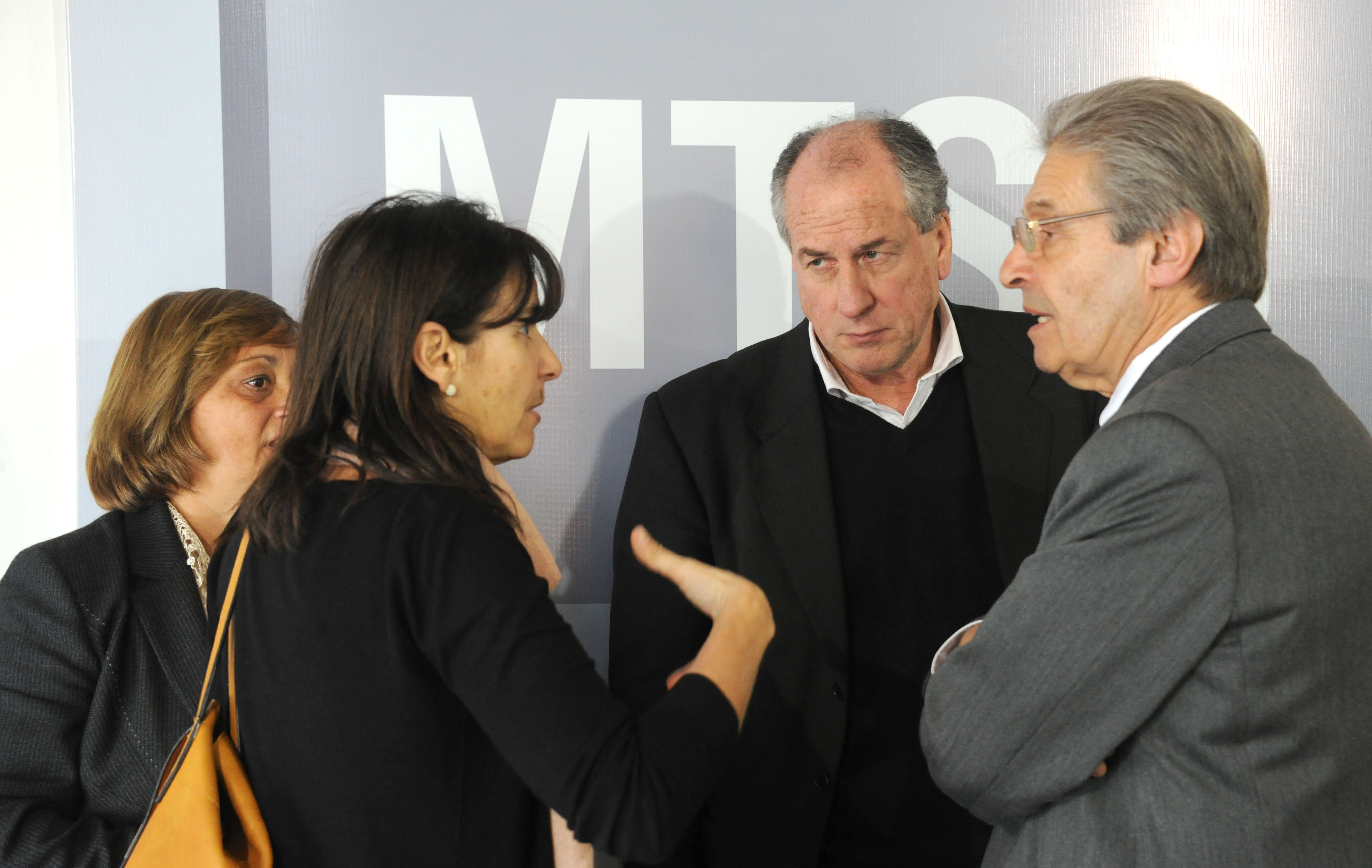 Murro y aotoridades del Colegio de Contadores