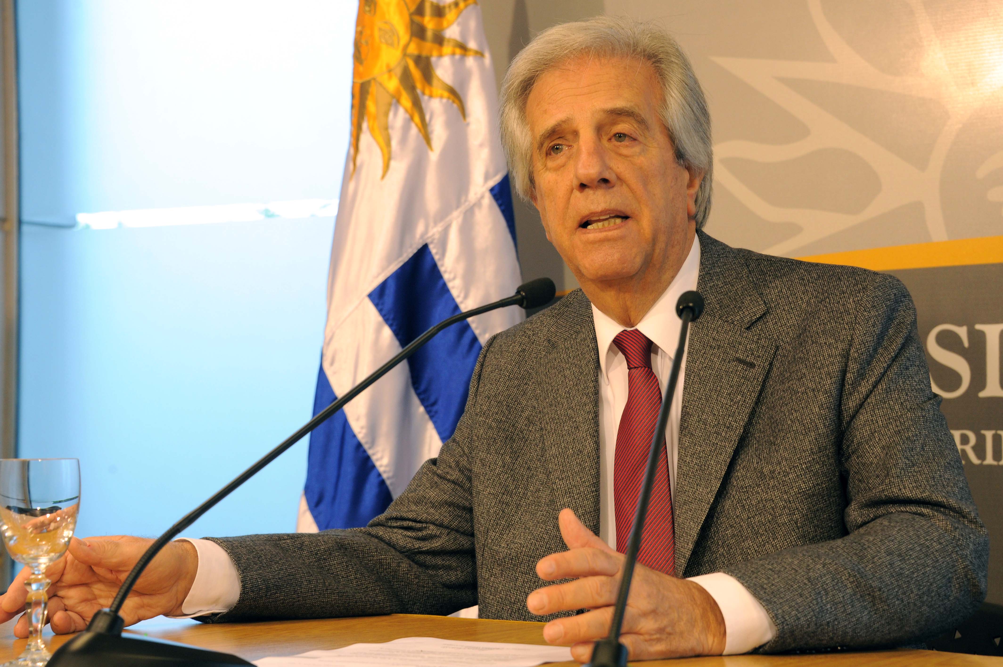 Conferencia de prensa brindada por Tabaré Vázquez sobre construcción de nueva planta de celulosa