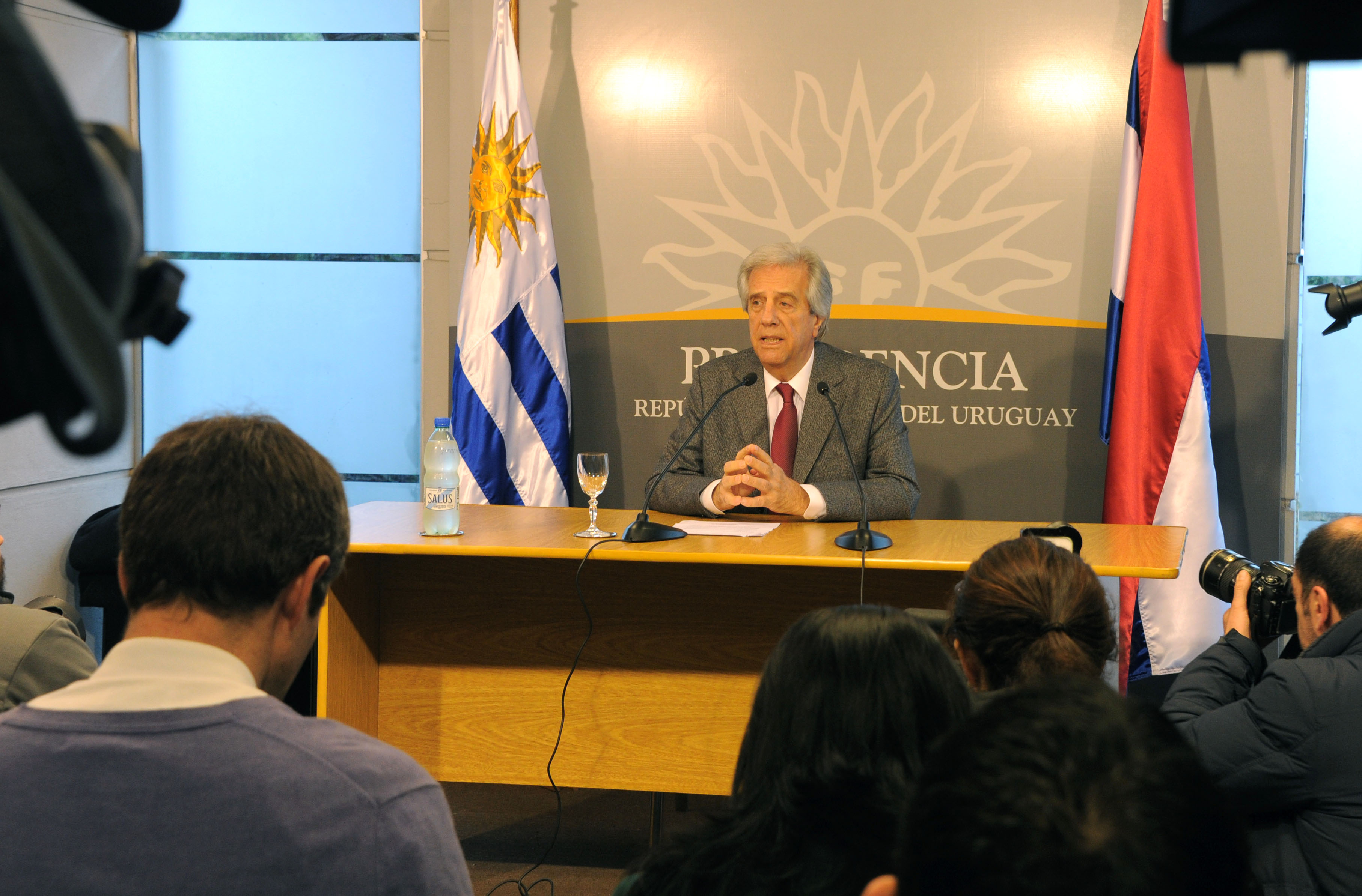 Conferencia de prensa brindada por Tabaré Vázquez sobre construcción de nueva planta de celulosa