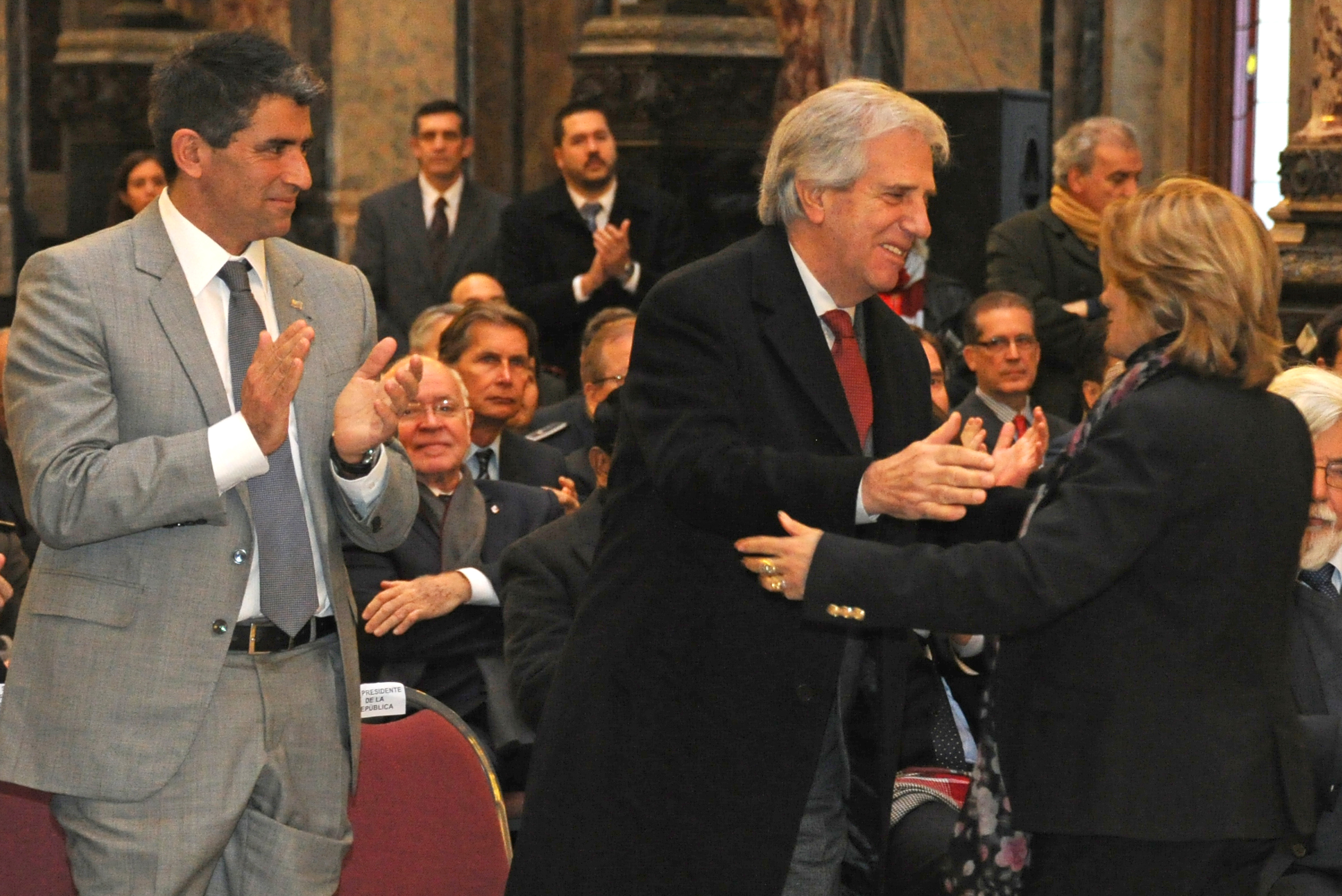 Presidente Tabaré Vázquez, saluda a Ministra Eneida de León