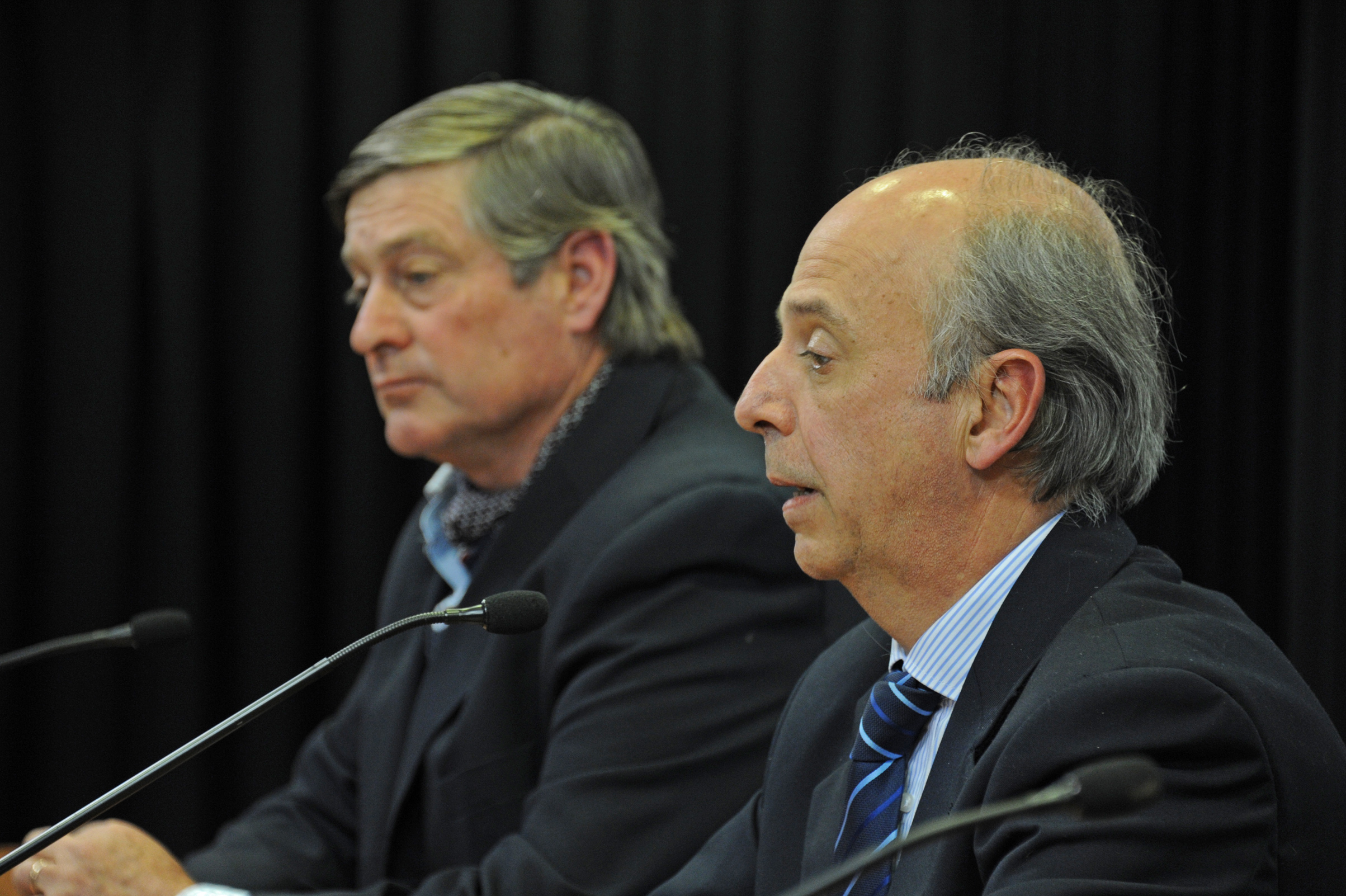 Guillermo Besozzi y Javier García, haciendo uso de la palabra, en representación del Partido Nacional