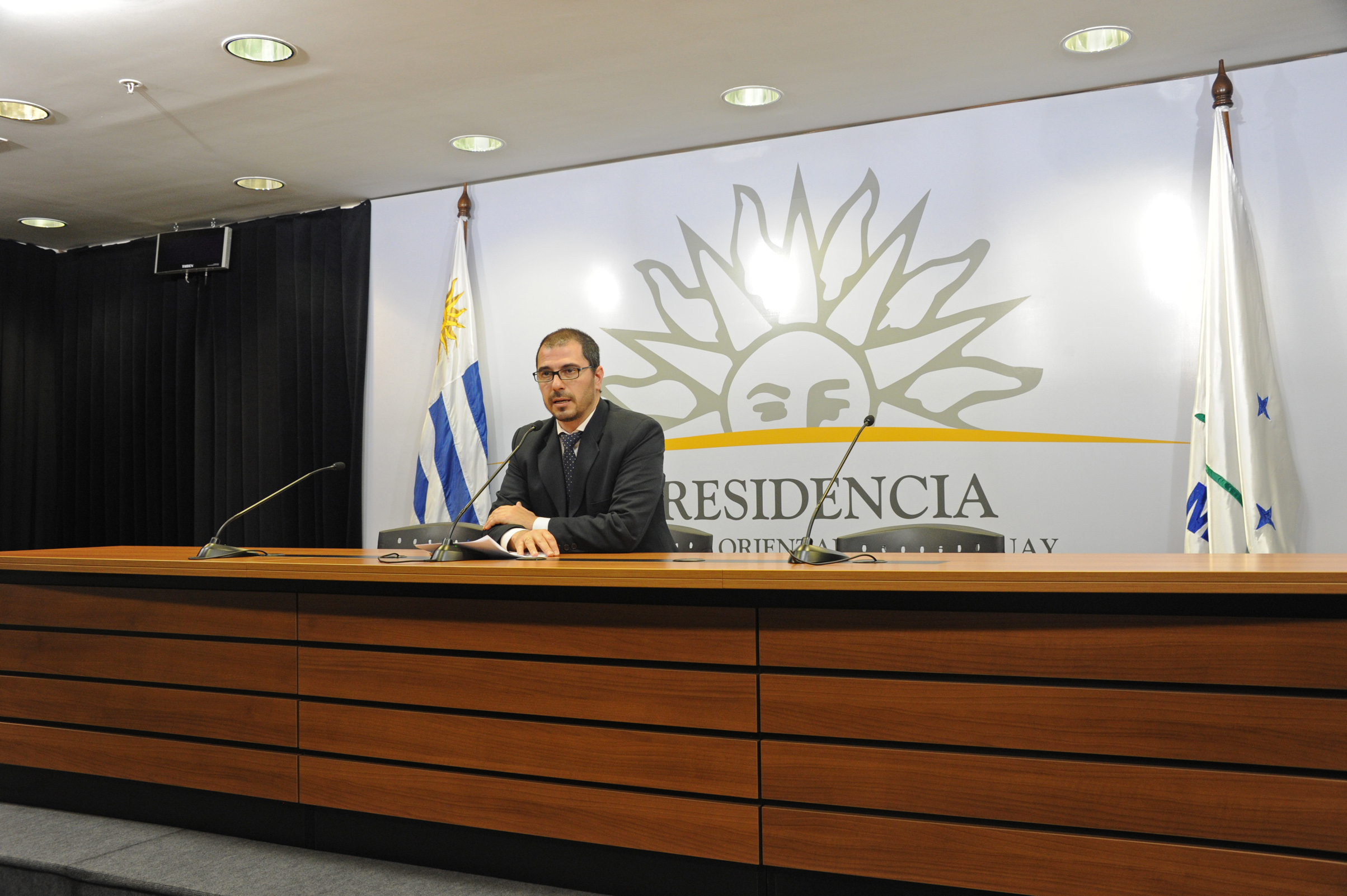 Juan Andrés Roballo, Prosecretario de Presidencia, haciendo uso de la palabra